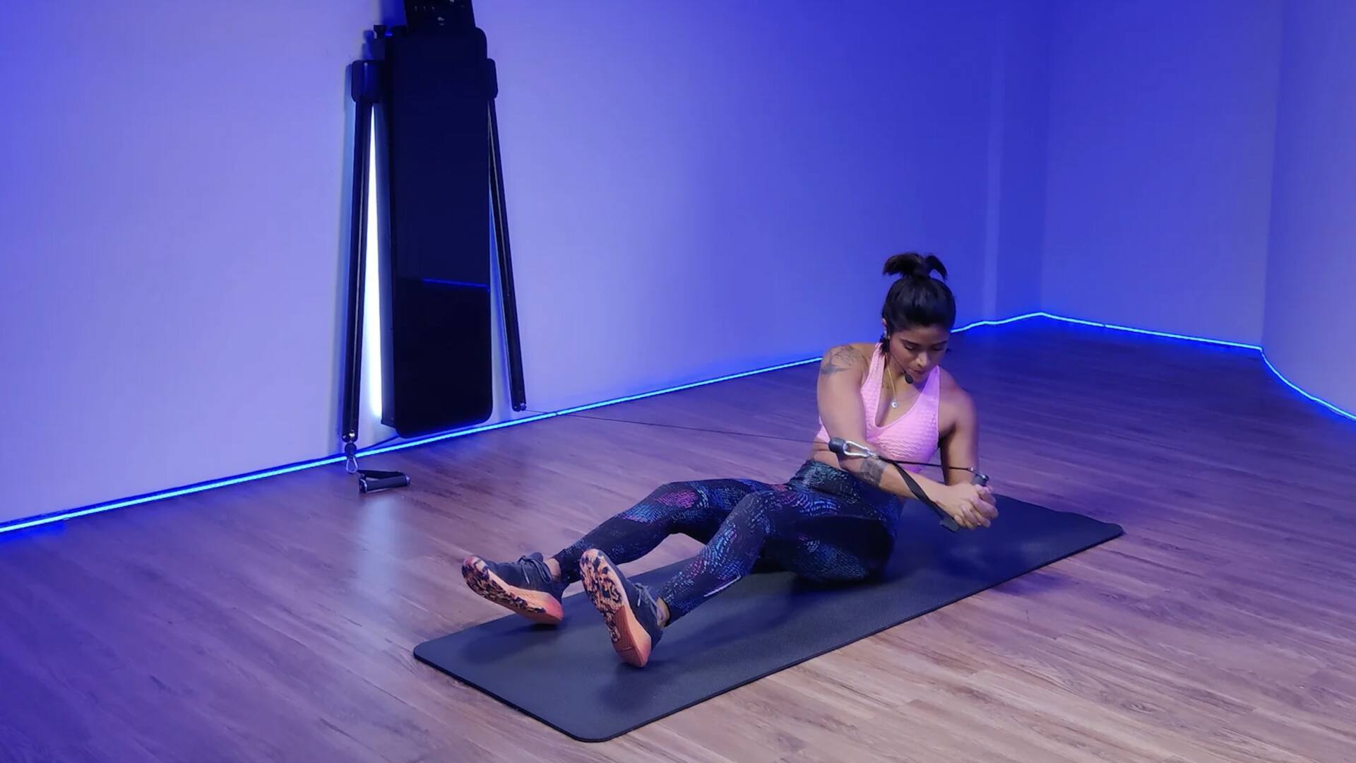 การฝึกท่าทางรัสเซียเพื่อแกนกลางที่กระชับ