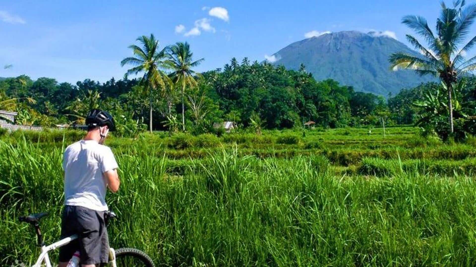 ปั่นจักรยานทัวร์ชนบทเพื่อสัมผัสวิถีชีวิตพื้นบ้าน ปั่นจักรยานทัวร์ชนบทเพื่อสัมผัสวิถีชีวิตพื้นบ้าน