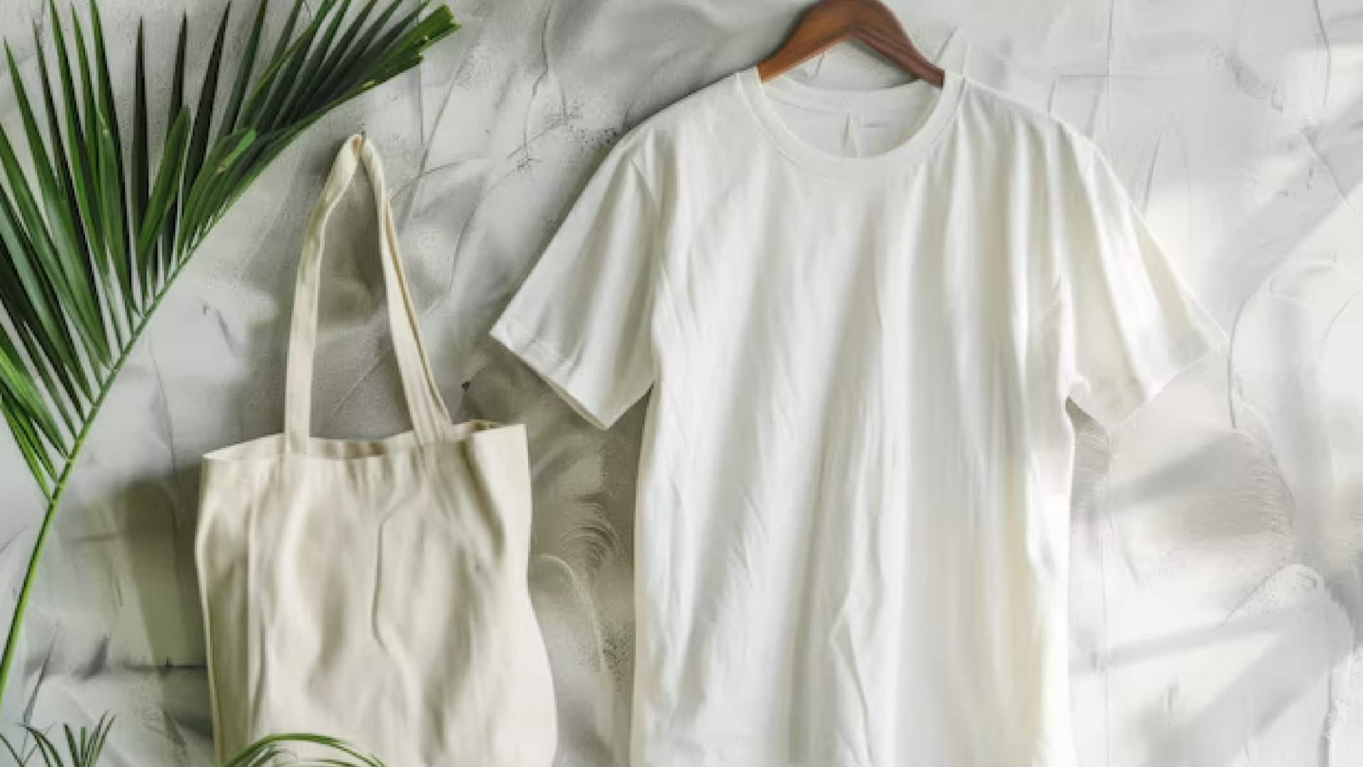 แปลงเสื้อยืดเก่าเป็นถุงช้อปปิ้งรักษ์โลกง่ายๆ