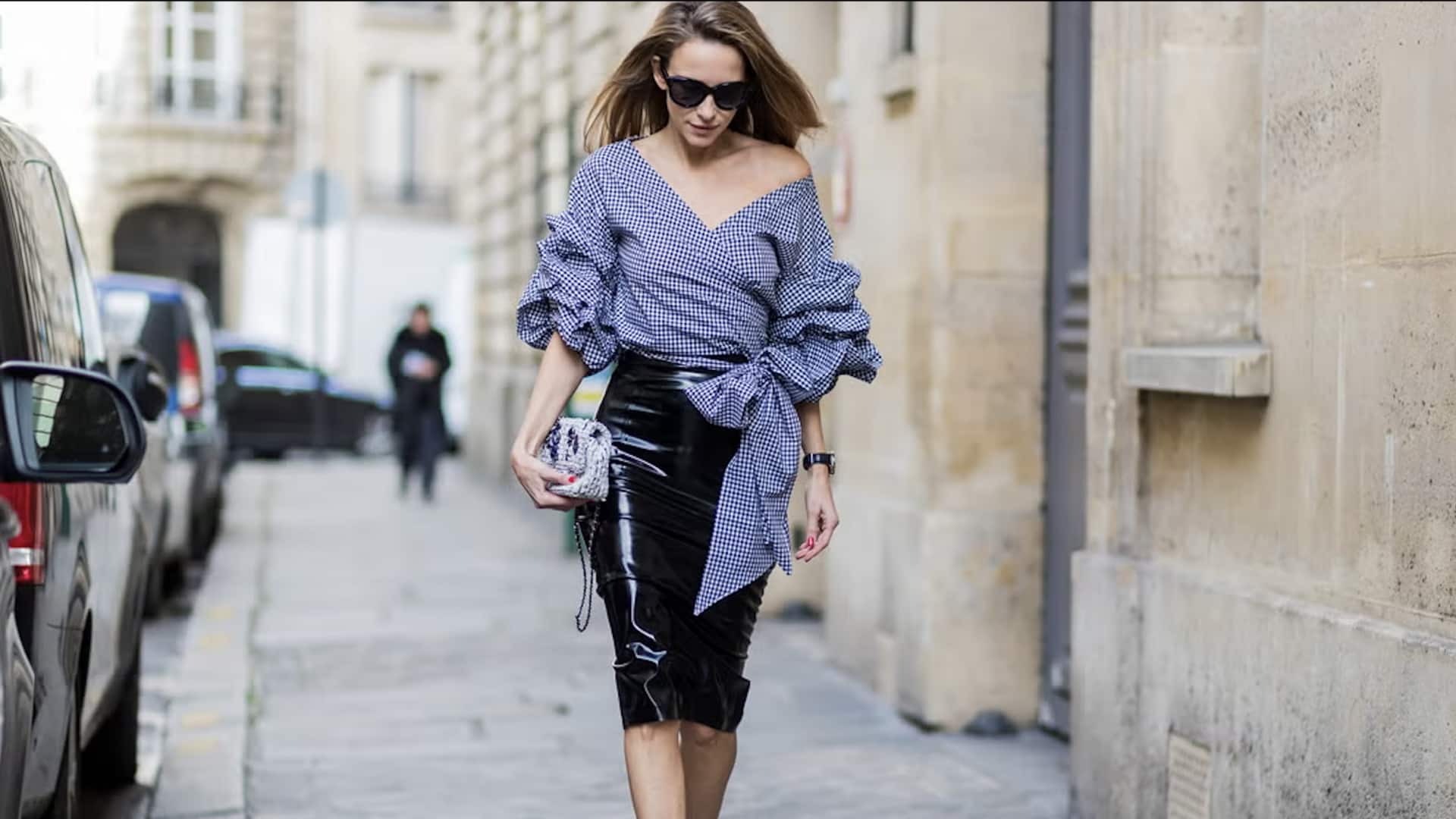 5 ลุคสุดปังที่แมตช์กับกระโปรงดินสอลายริ้ว 