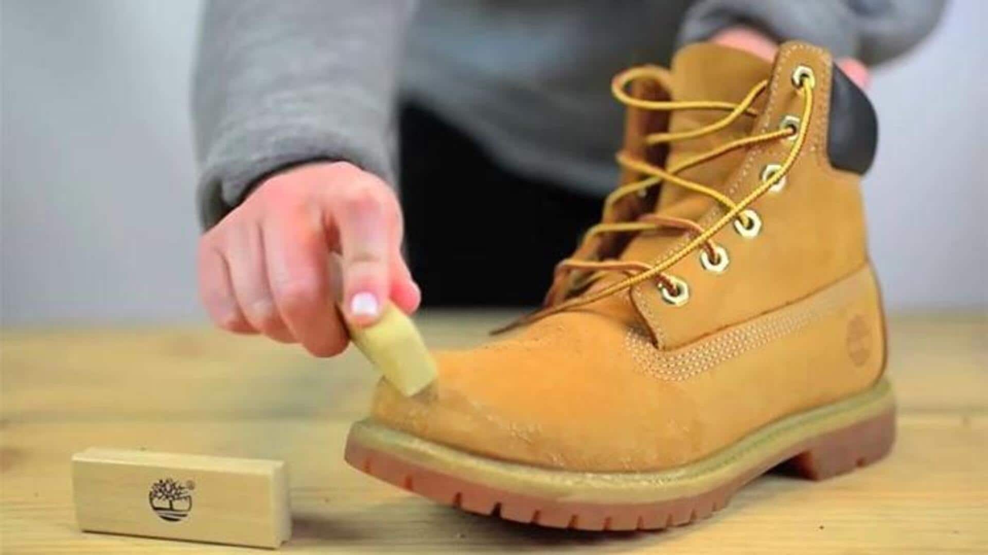 ซ่อมรองเท้าที่เป็นรอยด้วยของใช้ในบ้าน 