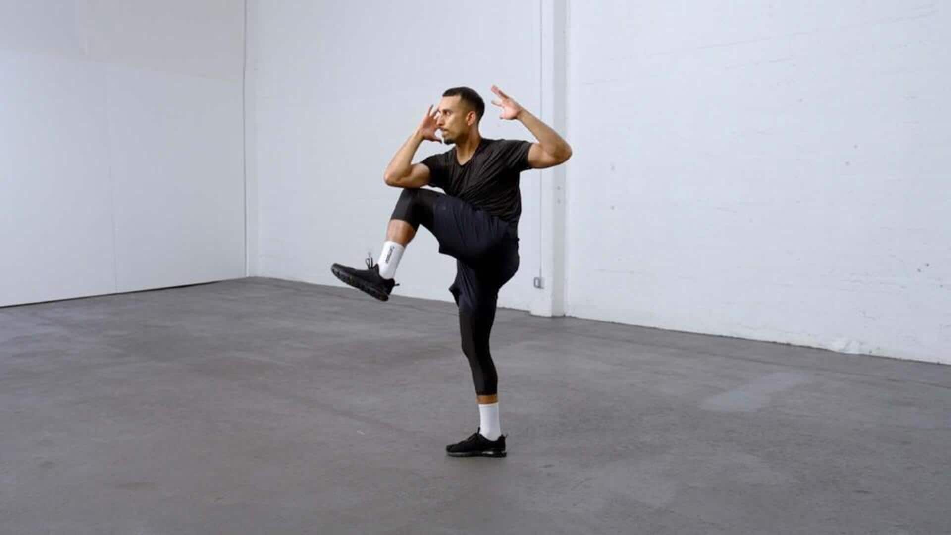 ประโยชน์ของการออกกำลังกายยกข้อศอกในท่ายืน