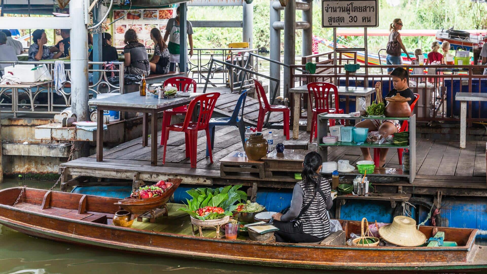 ตลาดน้ำกรุงเทพฯ: เสน่ห์อาหารมังสวิรัติ ตลาดน้ำกรุงเทพฯ: เสน่ห์อาหารมังสวิรัติ