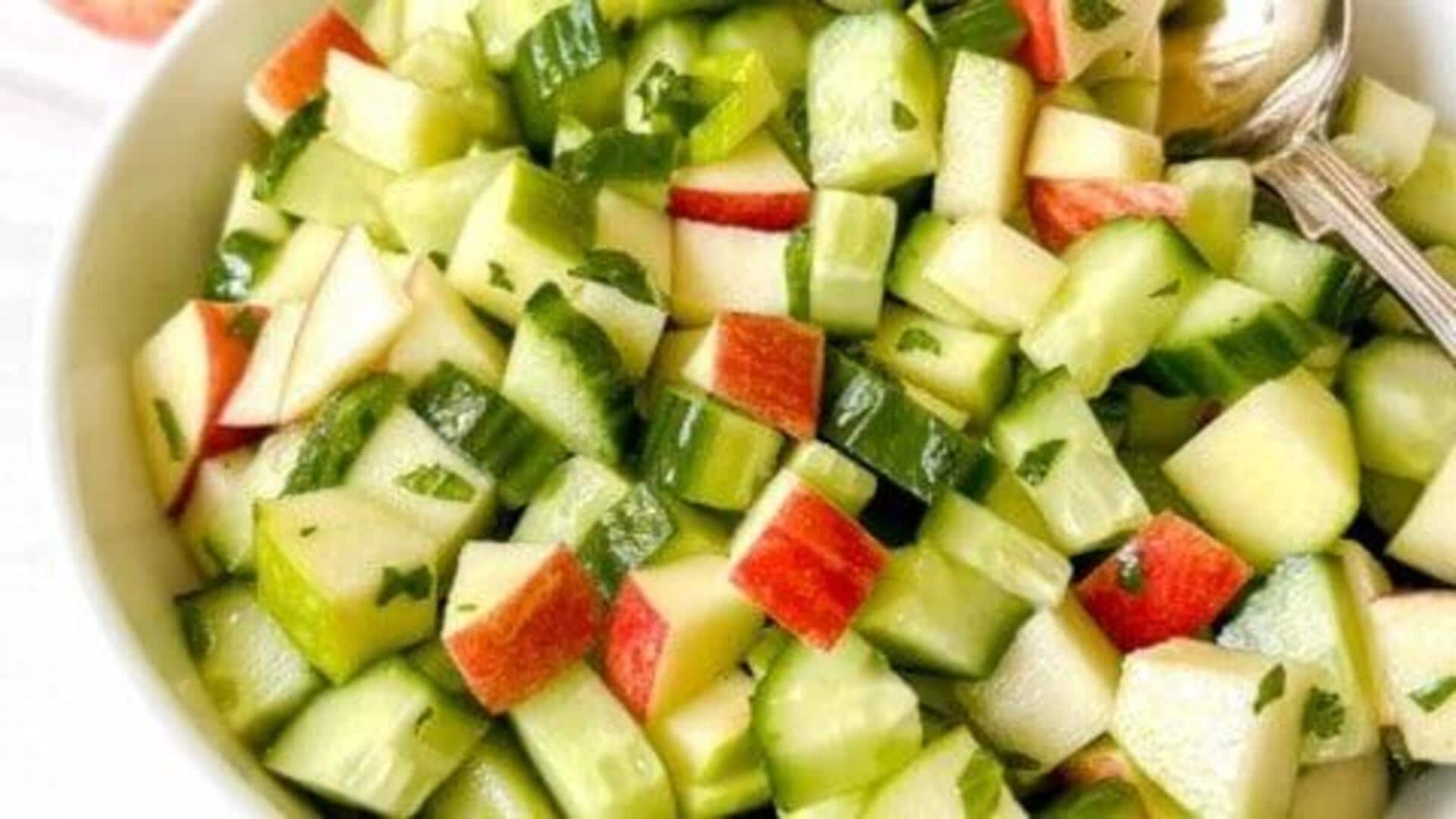 สลัดแอปเปิ้ลเขียวกับมะนาวและสะระแหน่