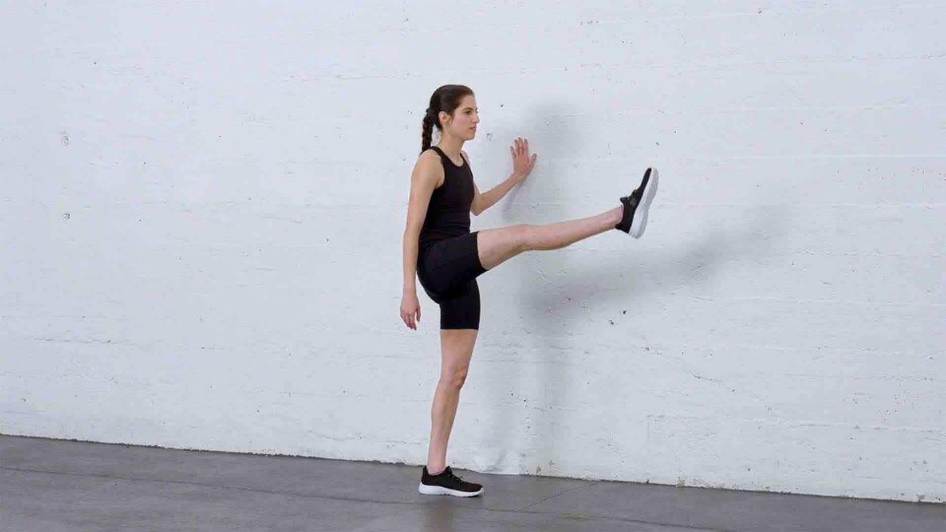 แกว่งขาอย่างไรให้สะโพกยืดหยุ่นขึ้น 