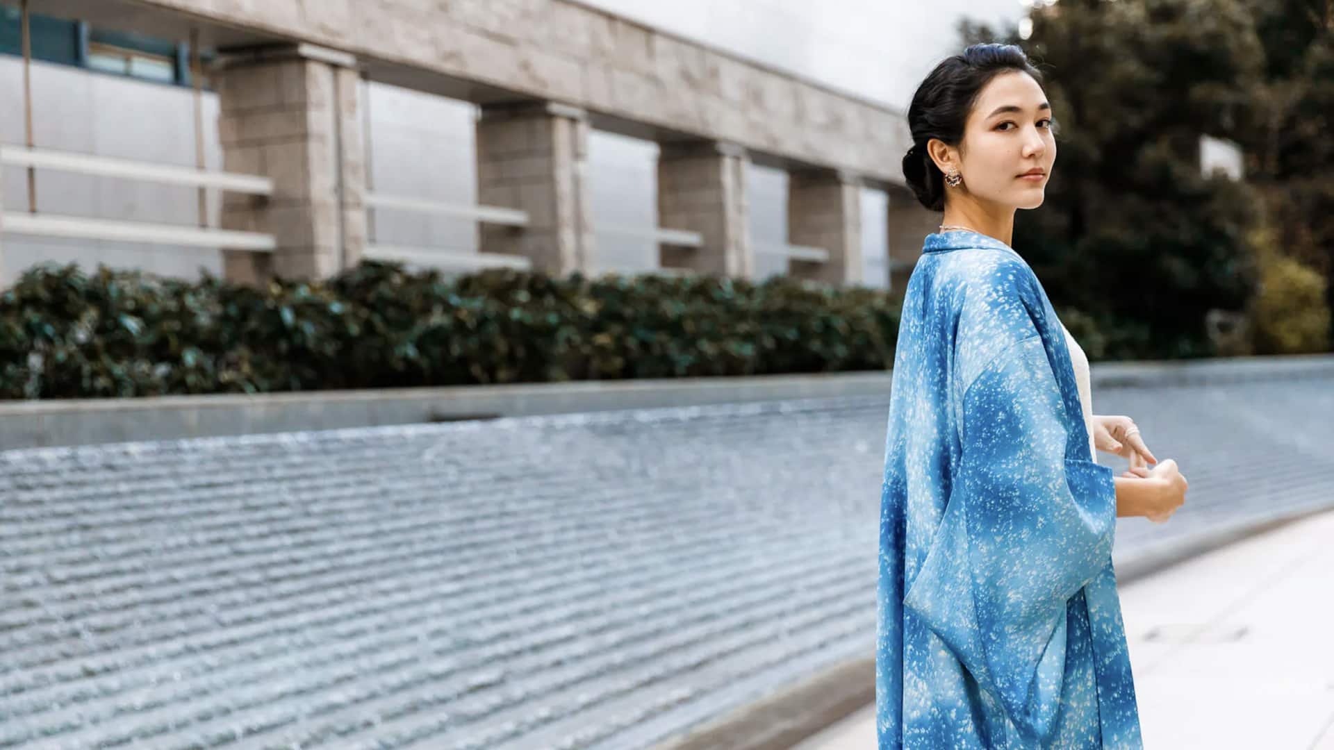 สไตล์ที่เข้ากับเสื้อคลุมกิโมโนอย่างลงตัว