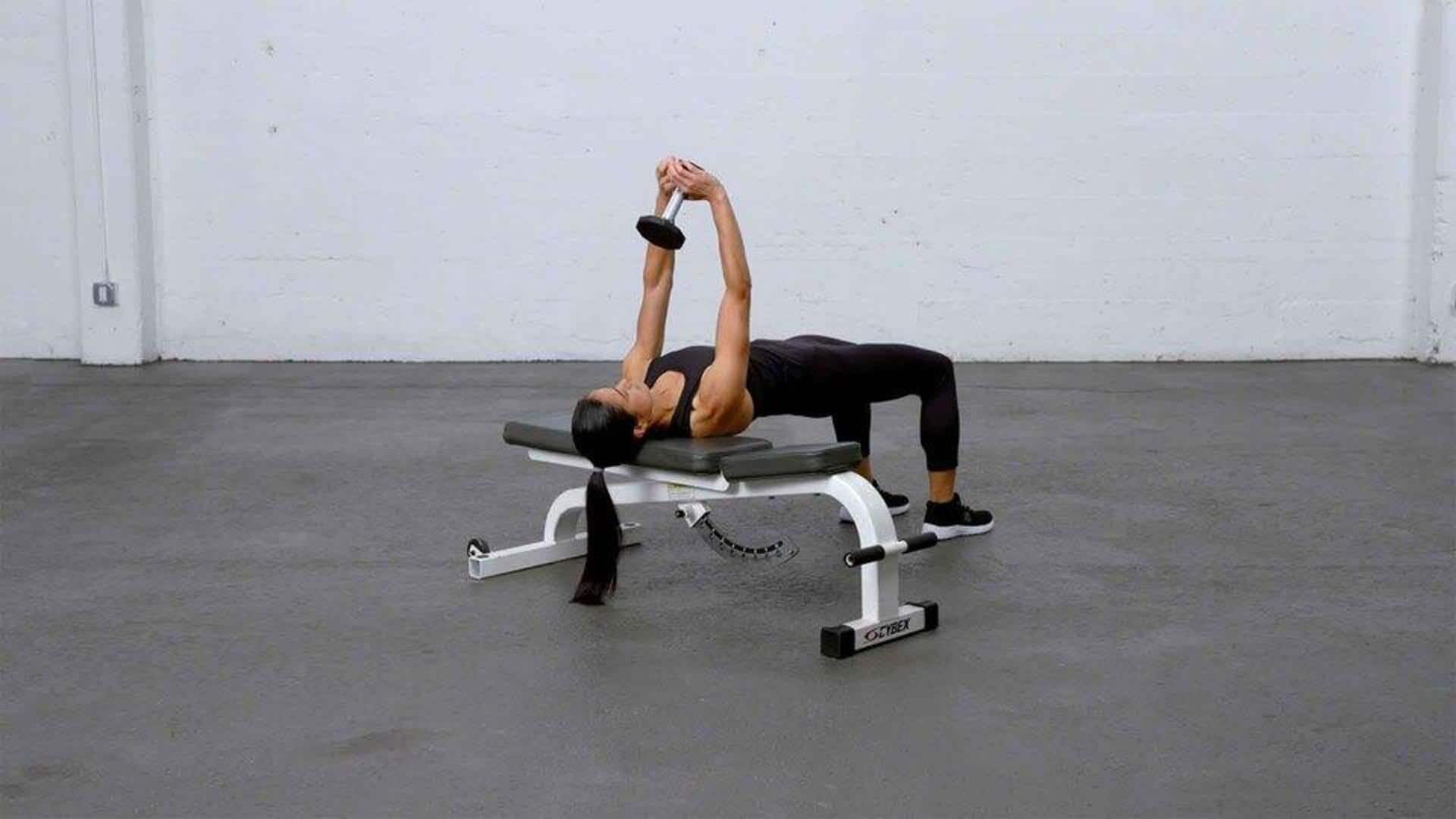 เสริมการเติบโตของกล้ามเนื้อด้วยท่าดัมเบลล์พุลโอเวอร์