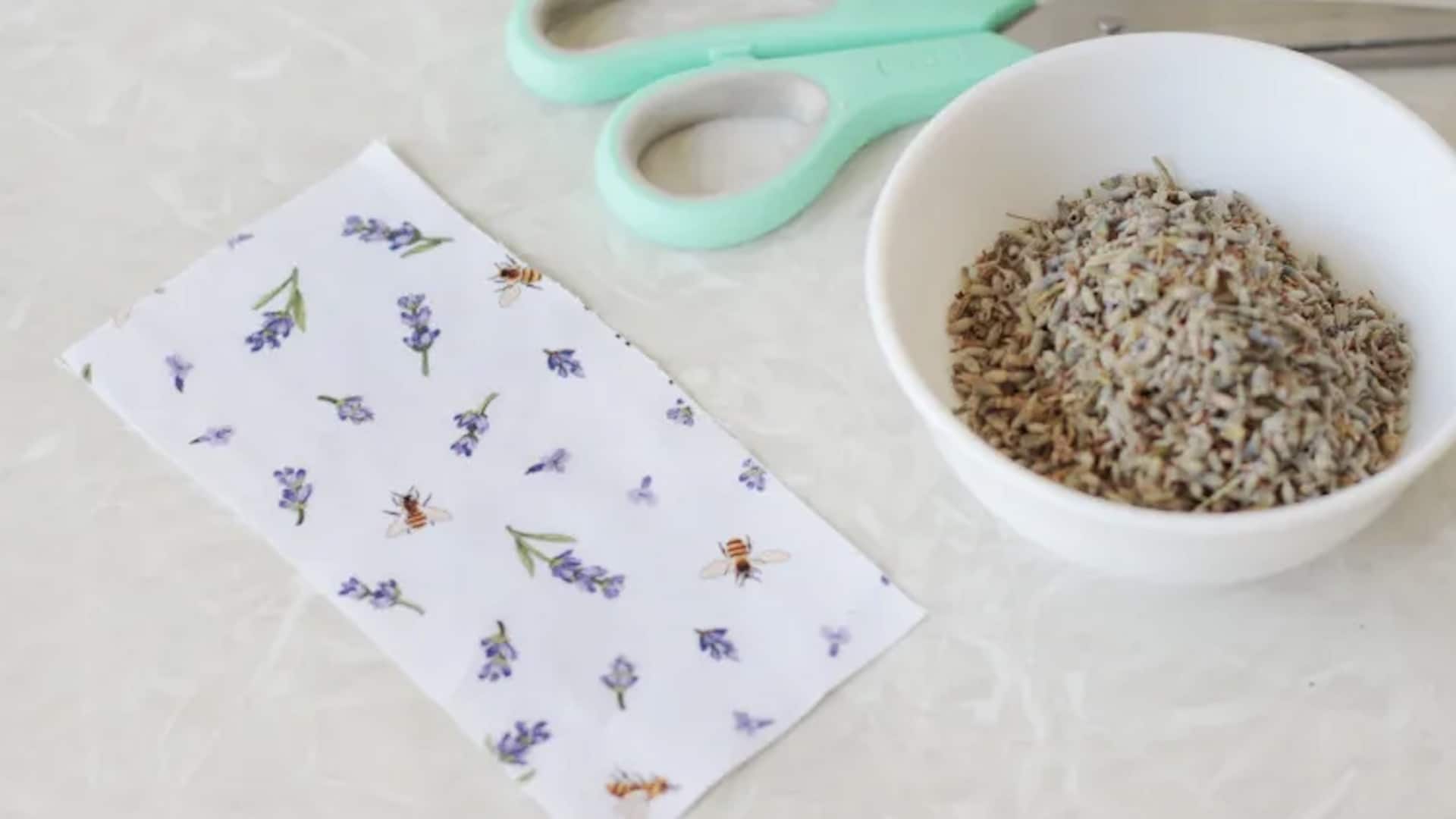 ถุงหอม DIY จากลาเวนเดอร์แห้ง ทำง่ายราคาประหยัด ถุงหอม DIY จากลาเวนเดอร์แห้ง ทำง่ายราคาประหยัด