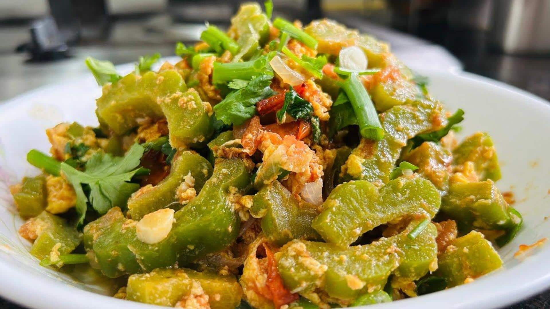 ผัดมะระขี้นกกับขิง เมนูมังสวิรัติที่อร่อยและไม่มีวันตกยุค