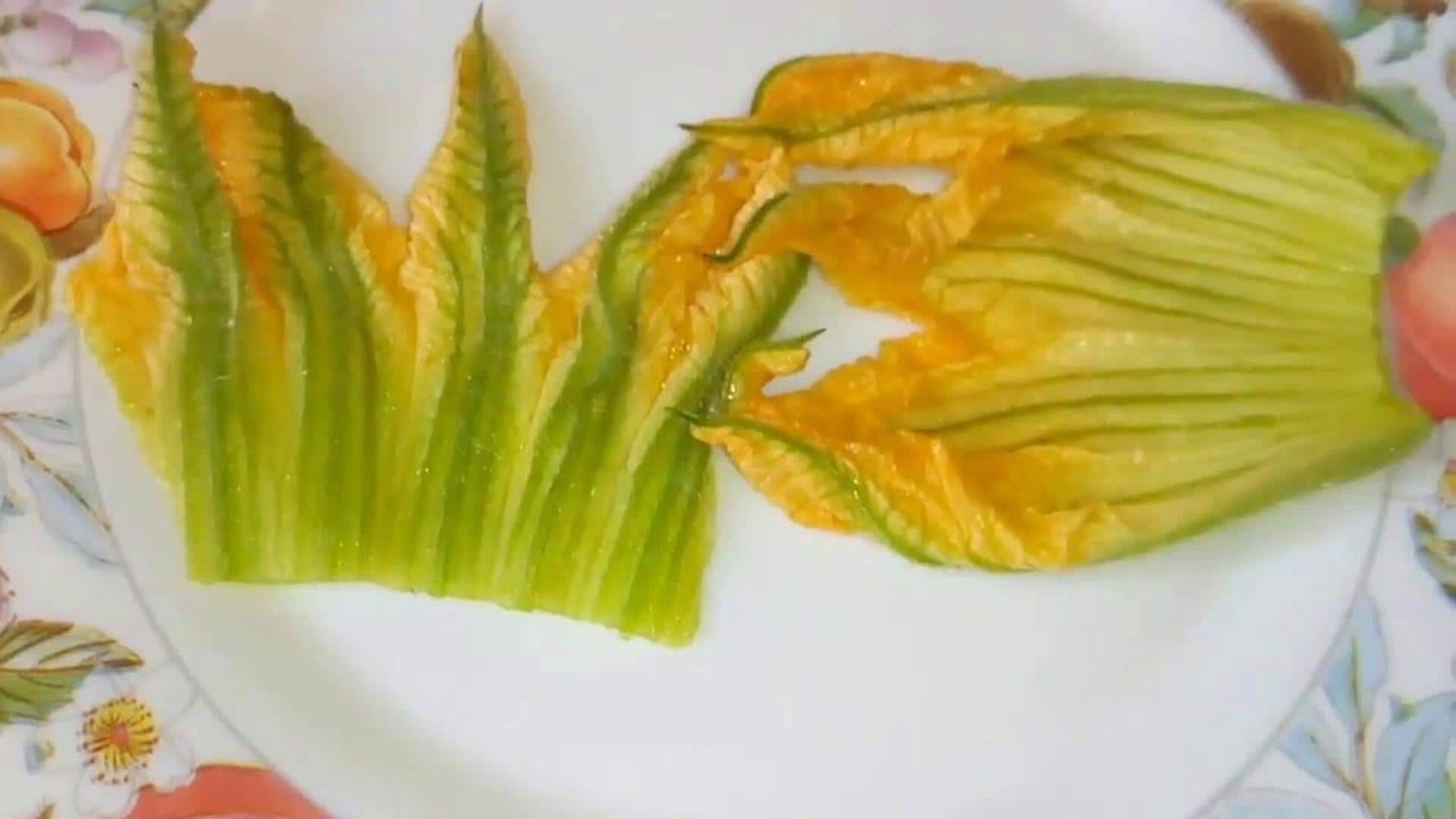 เมนูตามฤดูกาล ดอกฟักทองชุบแป้งทอดกรอบ