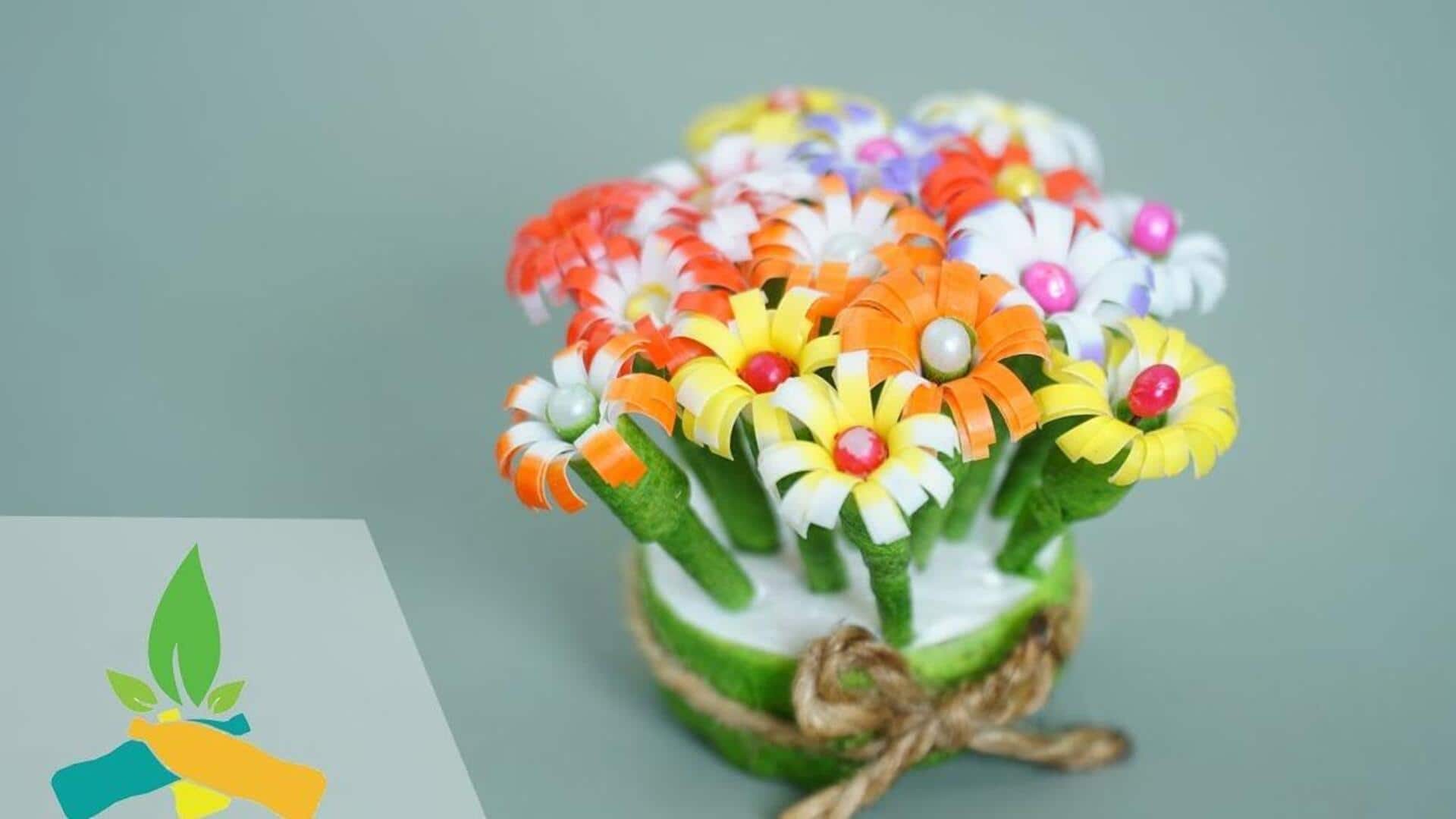 สร้างดอกไม้ประดิษฐ์จากหลอดพลาสติกใช้แล้ว สร้างดอกไม้ประดิษฐ์จากหลอดพลาสติกใช้แล้ว