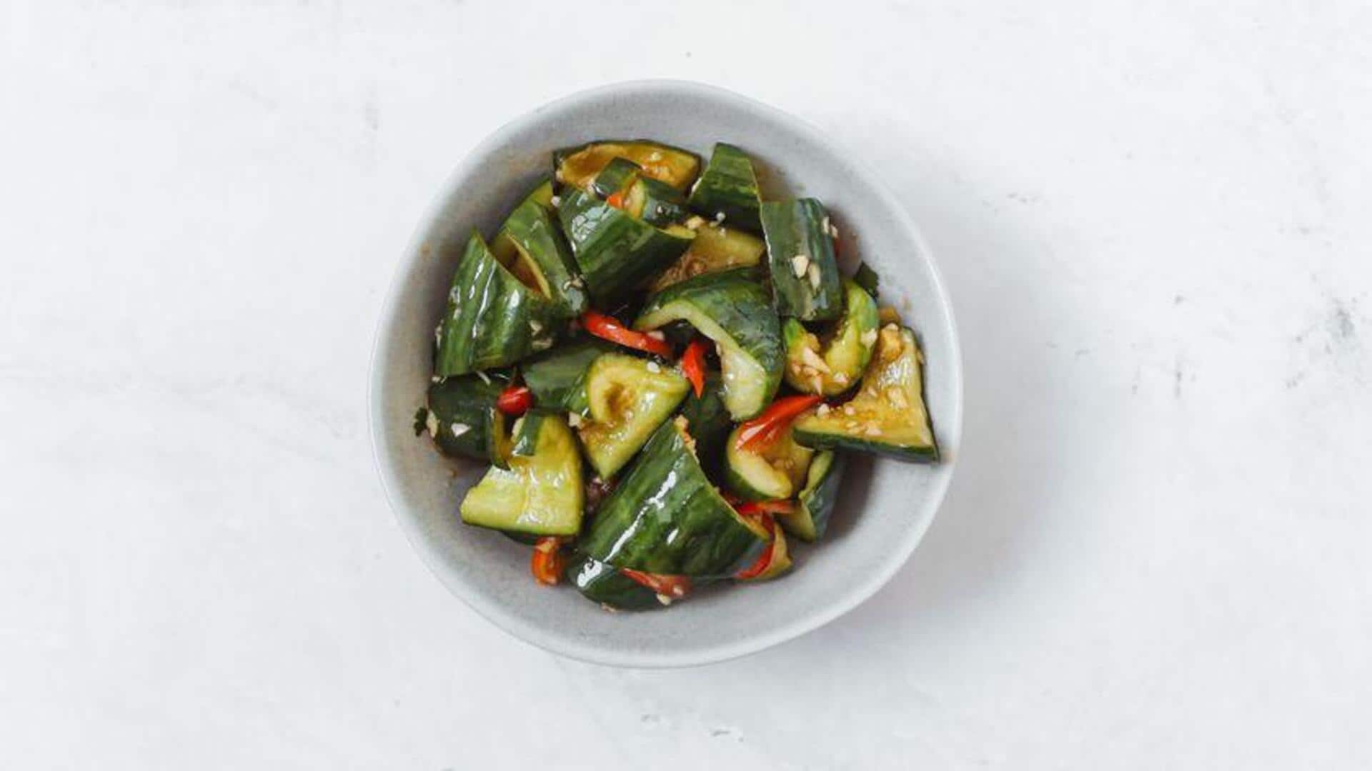 สลัดแตงกวาน้ำส้มสายชูเลมอน: สดชื่นและเปรี้ยวจี๊ด!