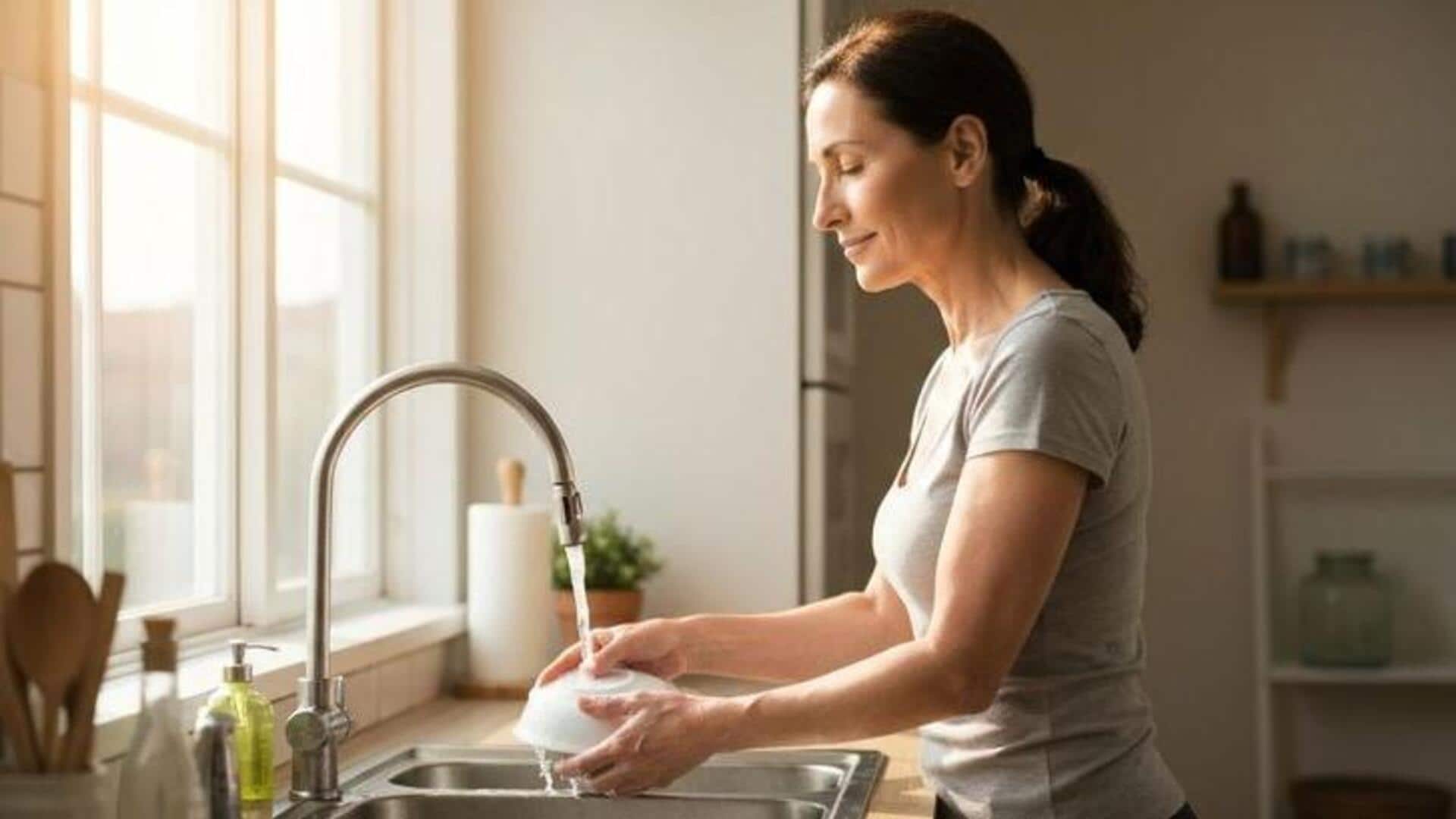 ผ่อนคลายด้วยการล้างจานอย่างมีสติ