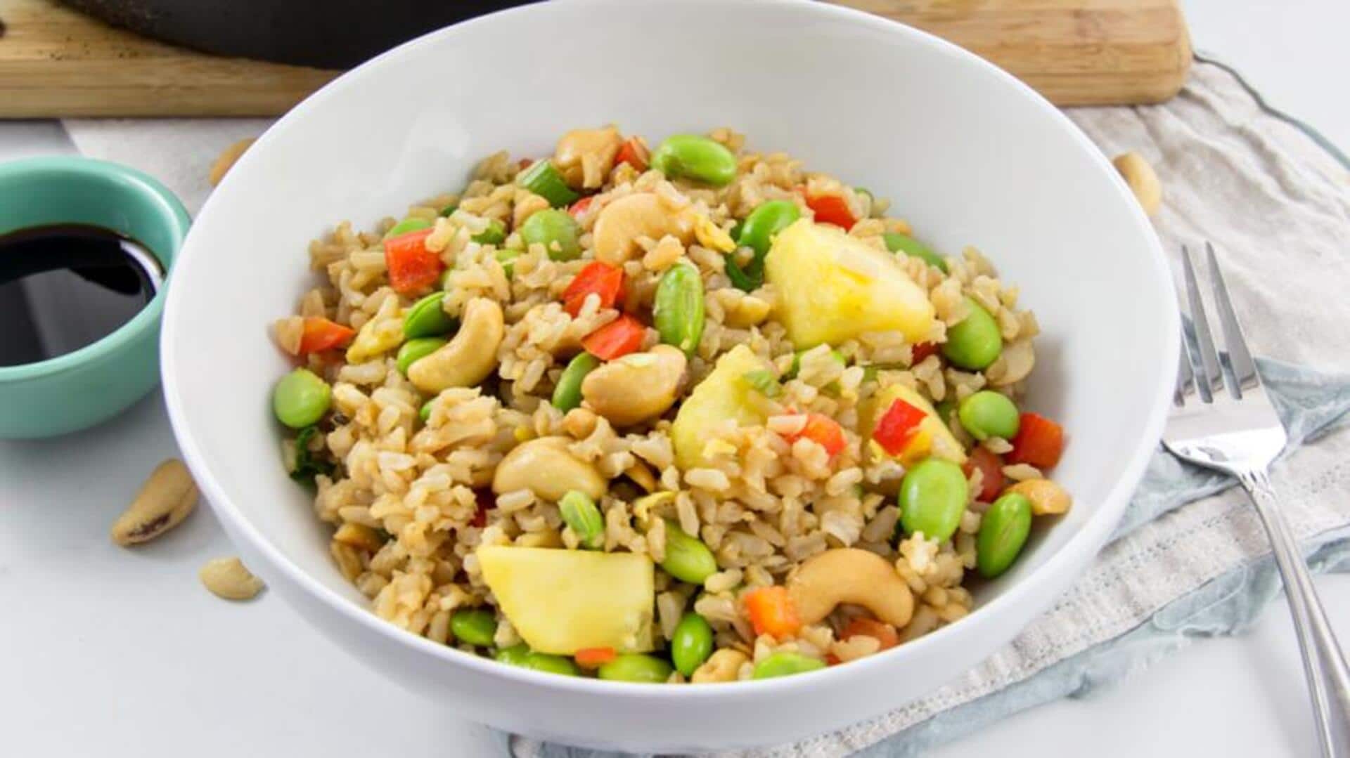 ข้าวผัดเมล็ดทานตะวันอบ เมนูมังสวิรัติทำง่าย ได้ประโยชน์เต็มคำ