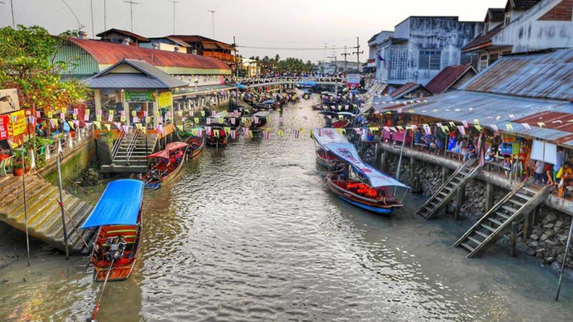 ตลาดน้ำยอดนิยม เดินทางสะดวกด้วยรถไฟ ตลาดน้ำยอดนิยม เดินทางสะดวกด้วยรถไฟ