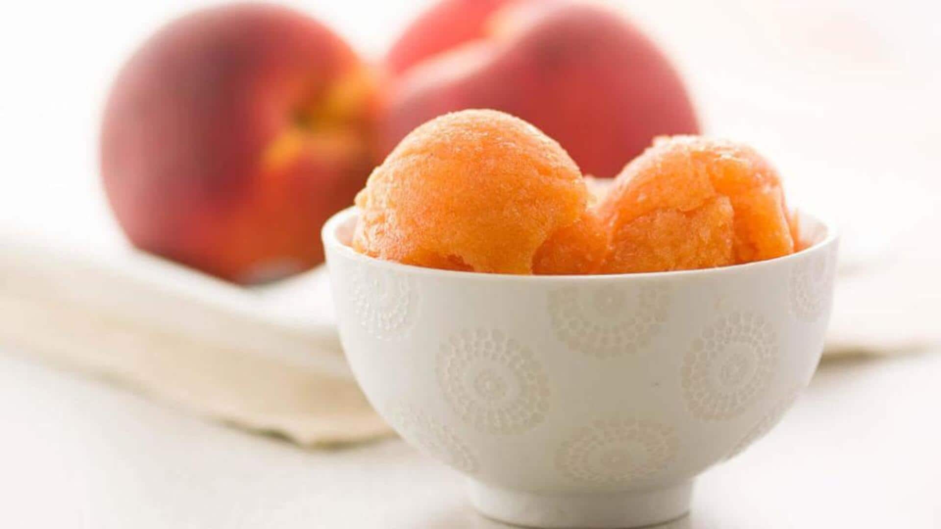 ขนมหวานสดชื่น! โซเบต์พีชใบโหระพาทำเองได้ง่ายๆ