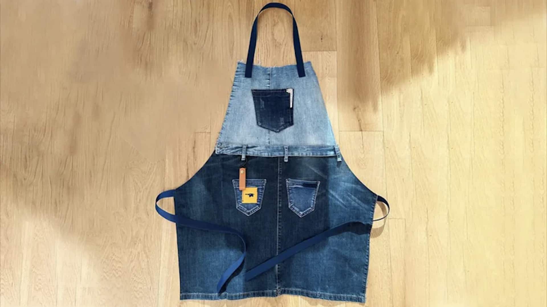 DIY ผ้ากันเปื้อนครัวสุดชิคจากยีนส์เก่า