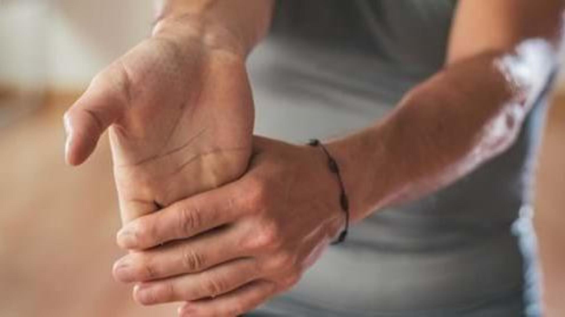 เพิ่มสมาธิด้วยการเคลื่อนไหวมืออย่างมีสติและตั้งใจ