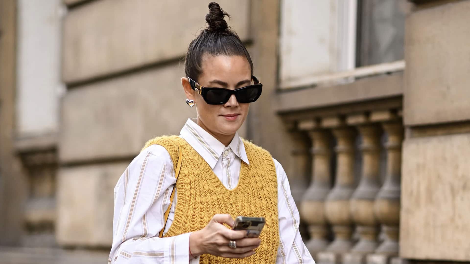 5 สไตล์แฟชั่นที่แมตช์กับเสื้อกั๊กได้ลงตัว