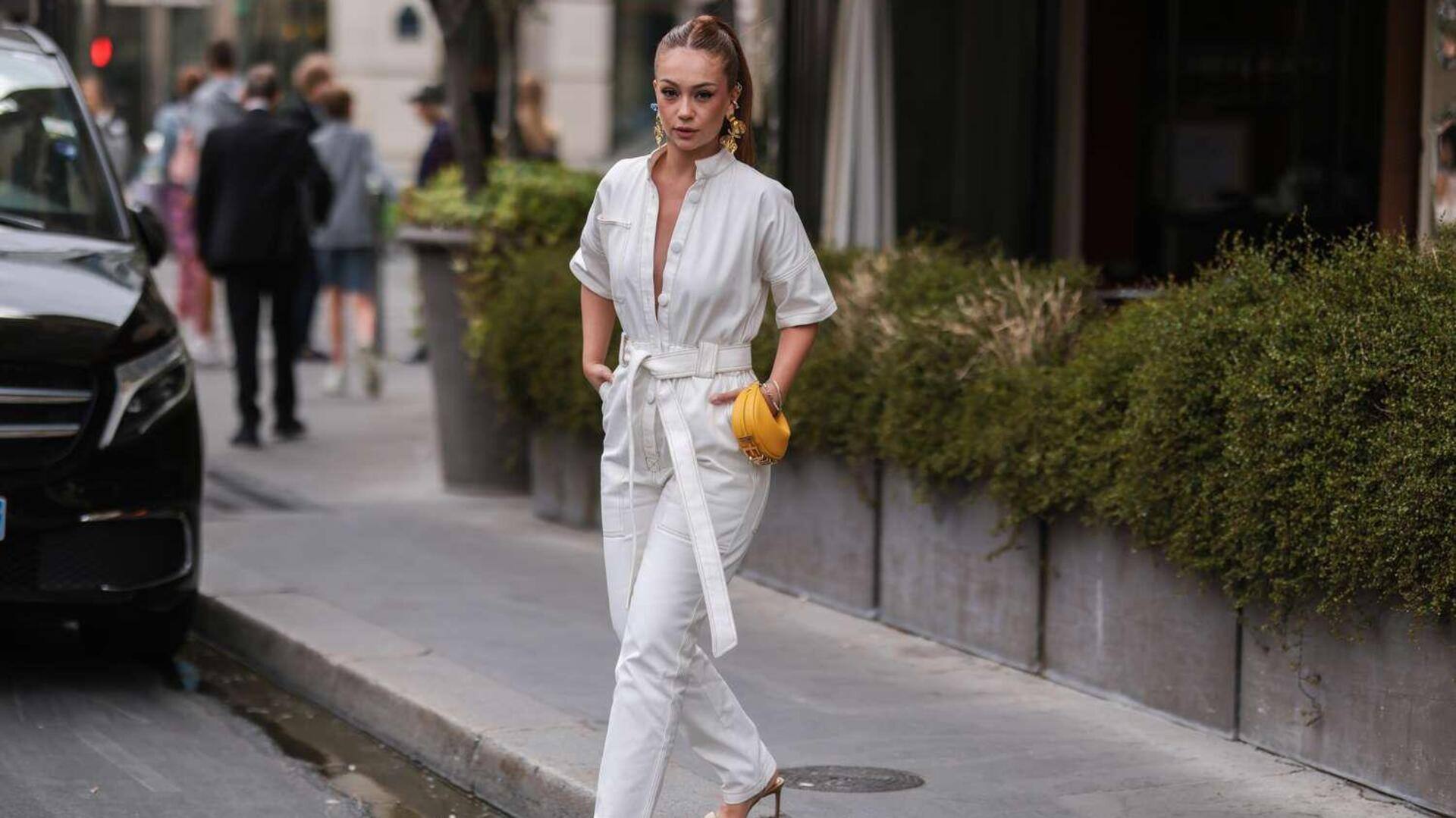 5 ลุคสุดชิคที่แมตช์กับจัมพ์สูทผ้าลินิน