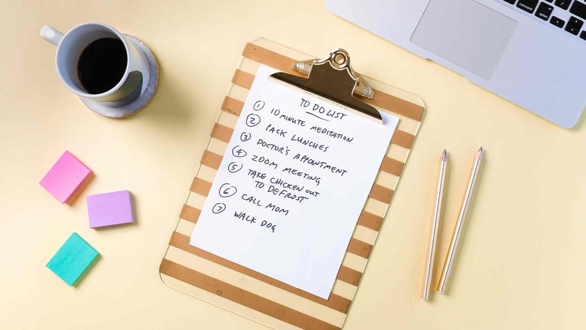 5 กิจวัตรง่ายๆ ของโค้ทเพื่อให้คุณมีกิจวัตรที่คมชัดทุกวัน