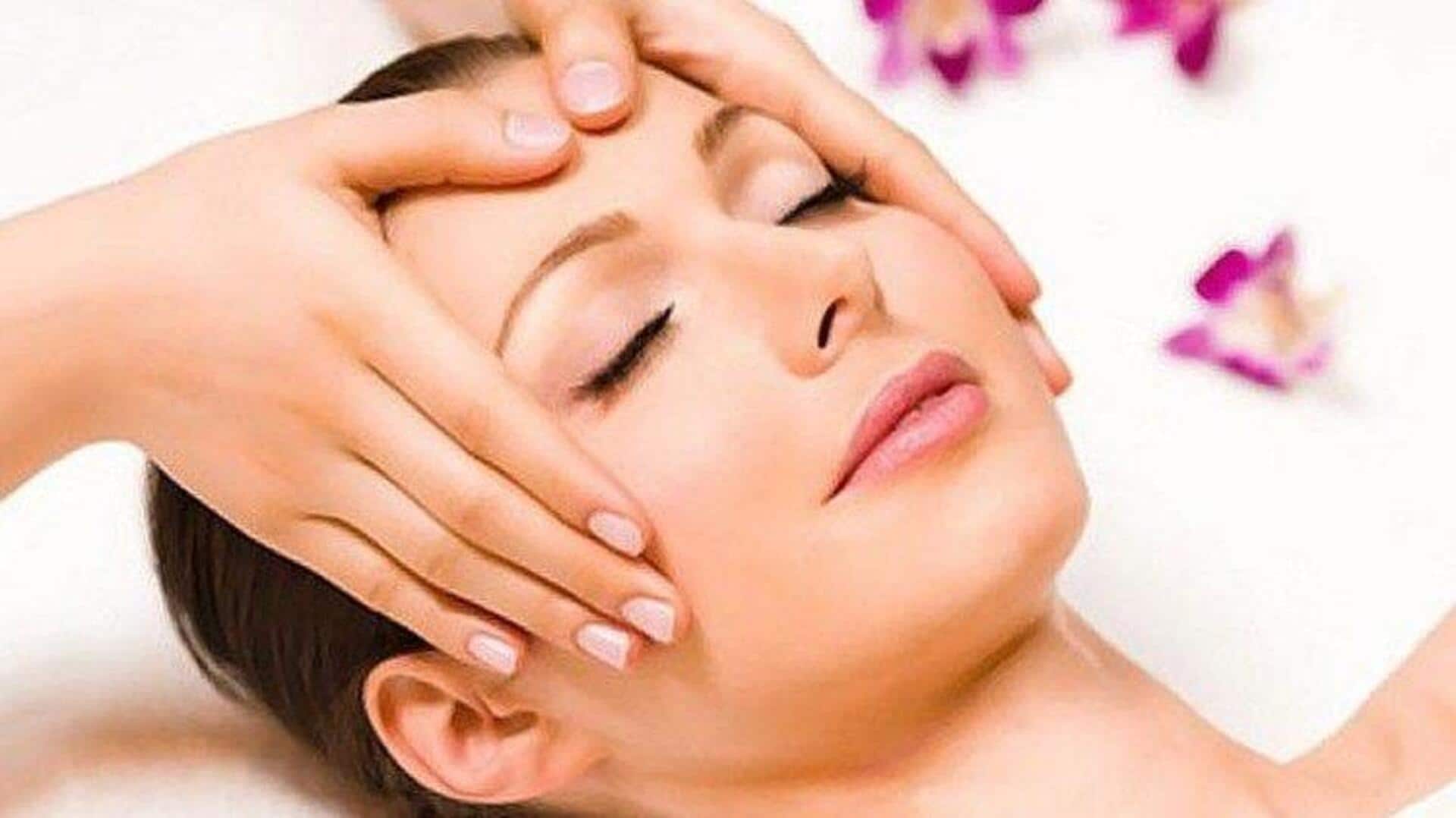 นวดหน้าแบบธรรมชาติ: 5 วิธีเพื่อผิวกระจ่างใส