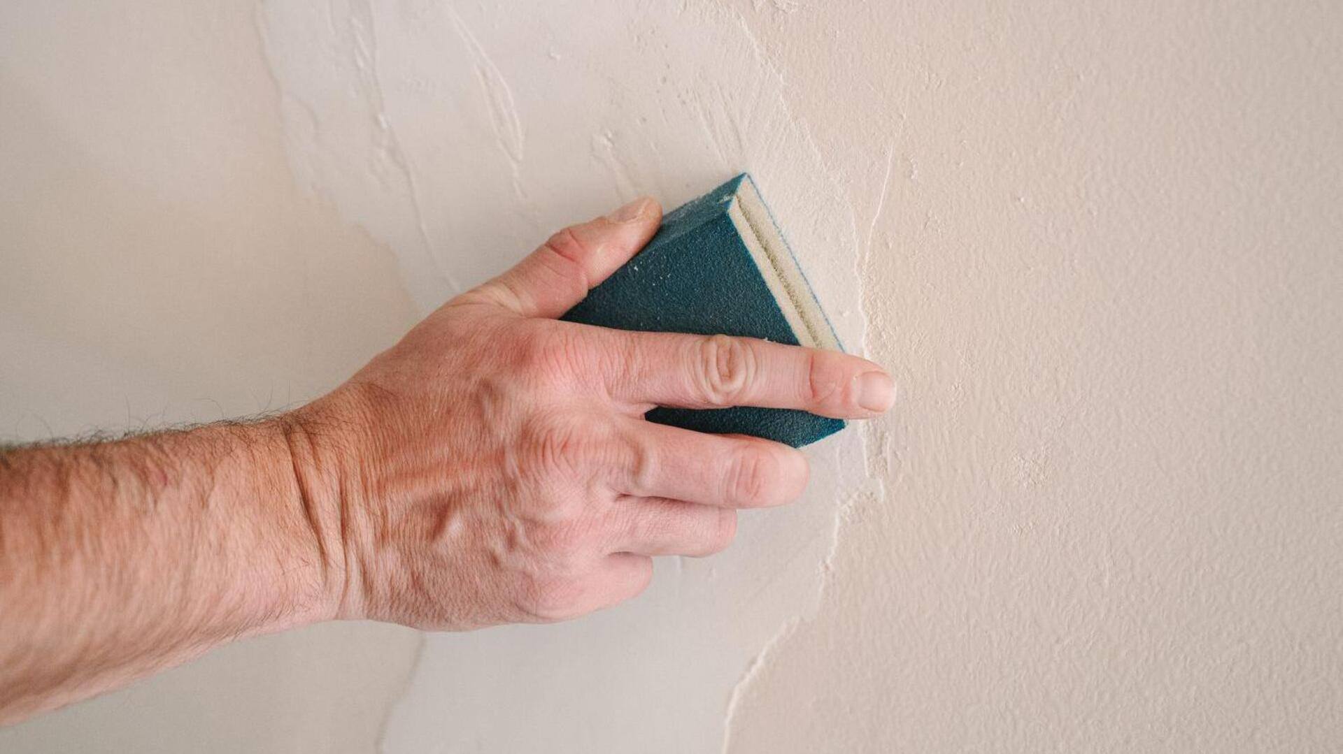 เคล็ดลับซ่อมผนังรอยเล็ก ๆ ด้วยน้ำยารองพื้นแป้งโฮมเมด