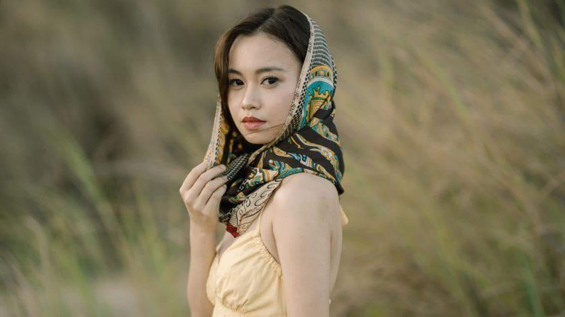 สไตล์ผ้าพันคอที่เข้ากับเสื้อแขนกุด
