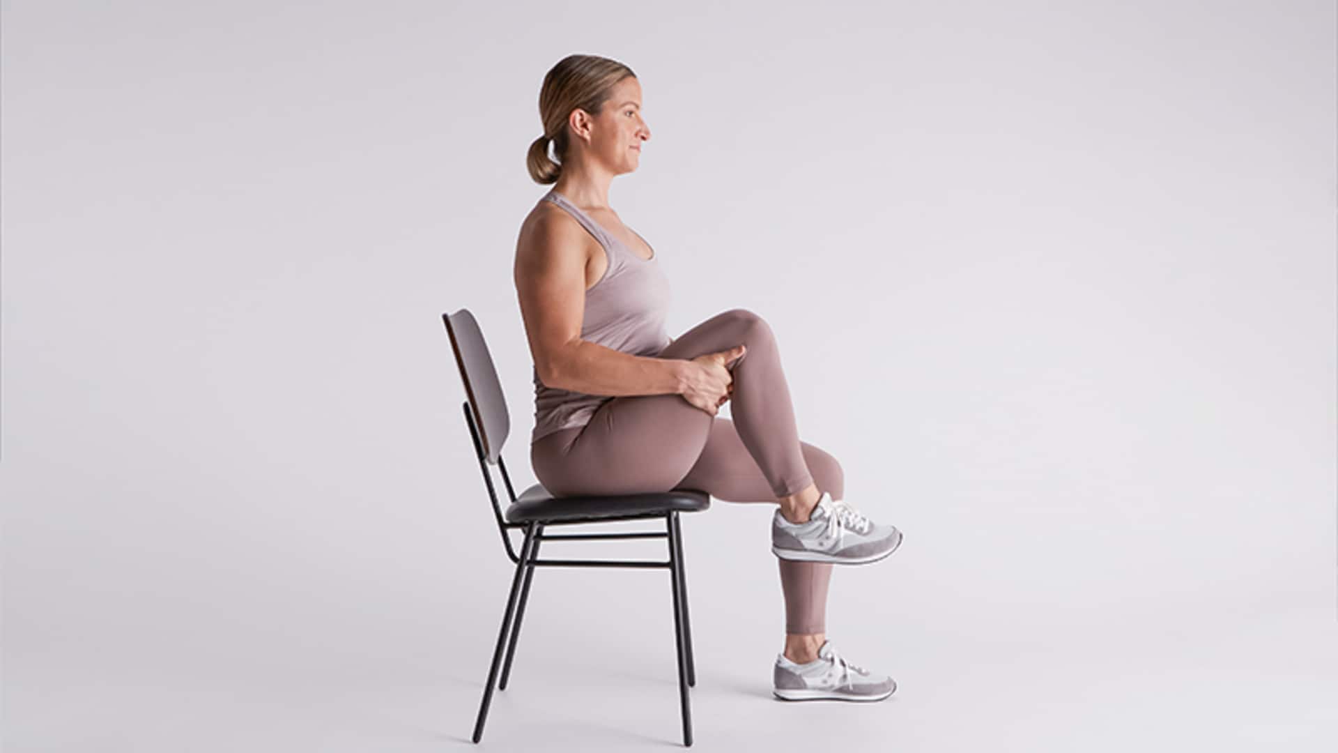 5 ประโยชน์ของท่ายืดเข่าถึงอกในชีวิตประจำวัน