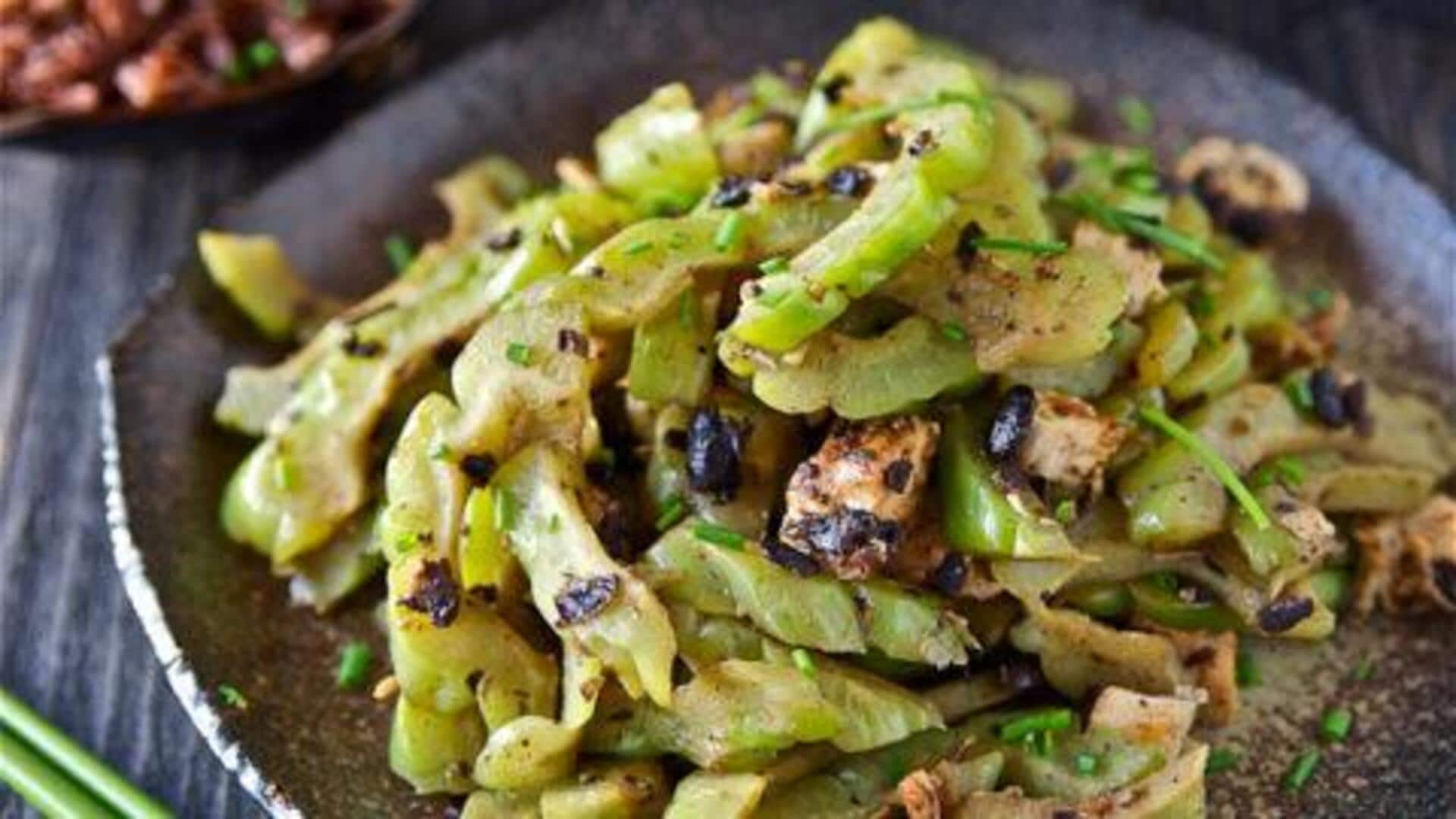 เมนูสุขภาพที่ต้องลอง: มะระผัดเส้นหมี่