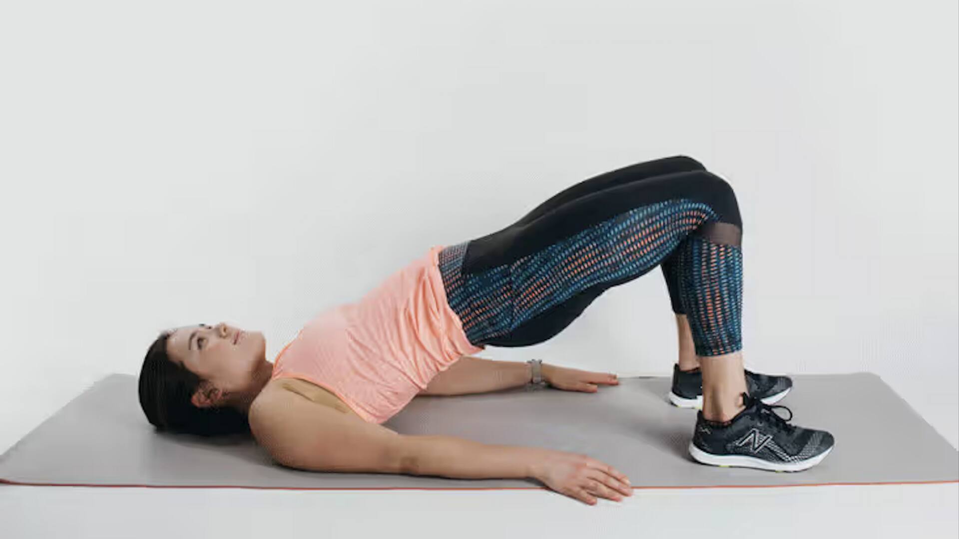 วิธีออกกำลังกายสไลด์ข้างเพื่อเสริมพลังและความฟิต