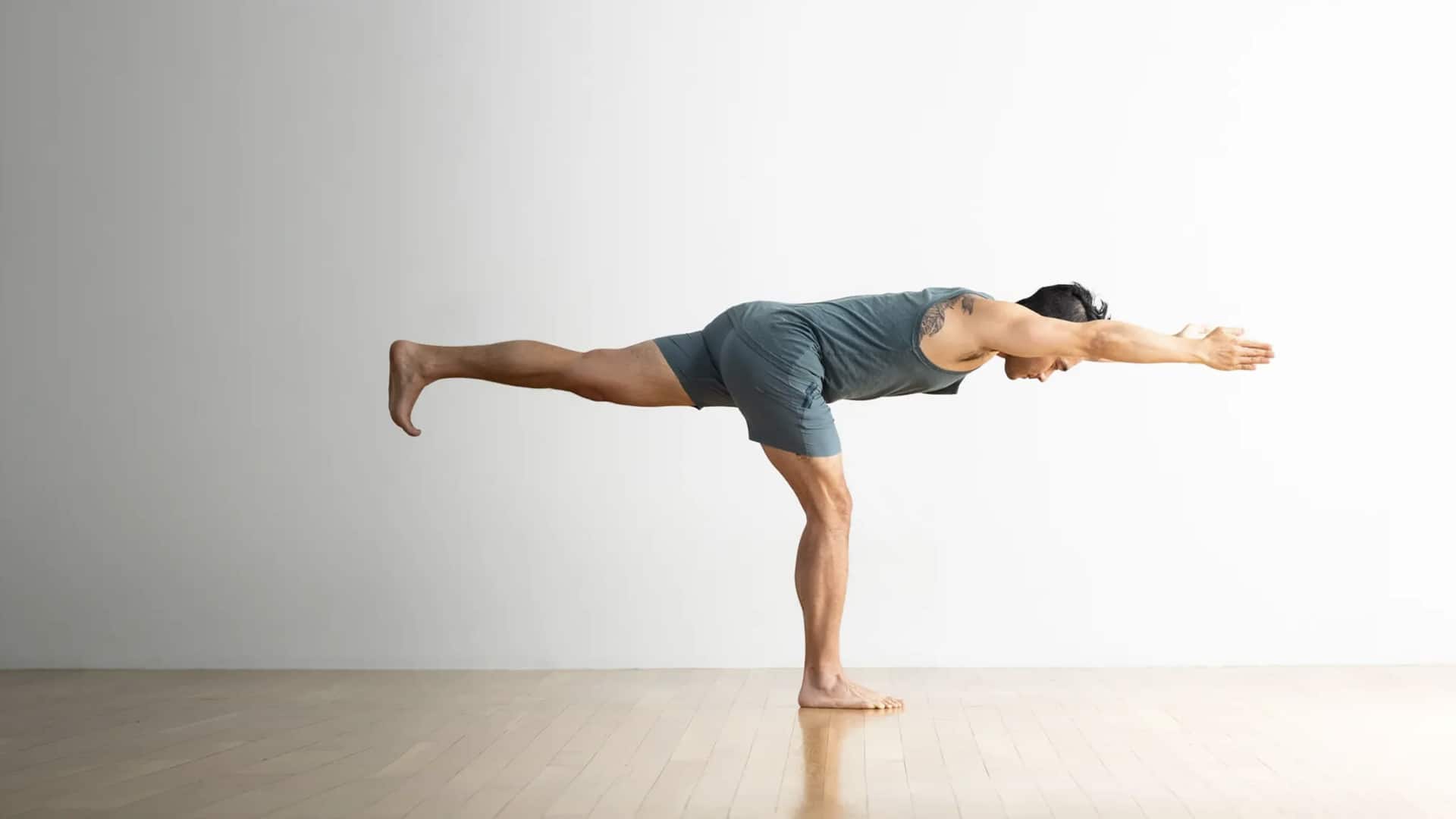 ท่าโยคะนักรบ: เคล็ดลับเพิ่มสมาธิในชีวิตประจำวัน