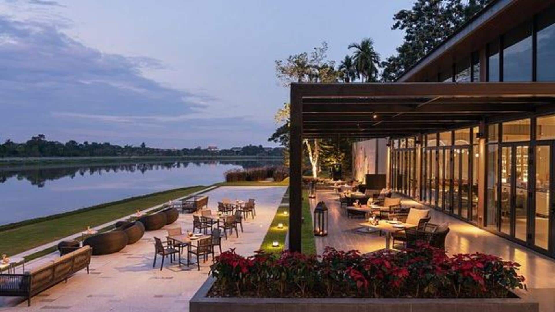 คาเฟ่วีแกนริมแม่น้ำที่เงียบสงบ คาเฟ่วีแกนริมแม่น้ำที่เงียบสงบ