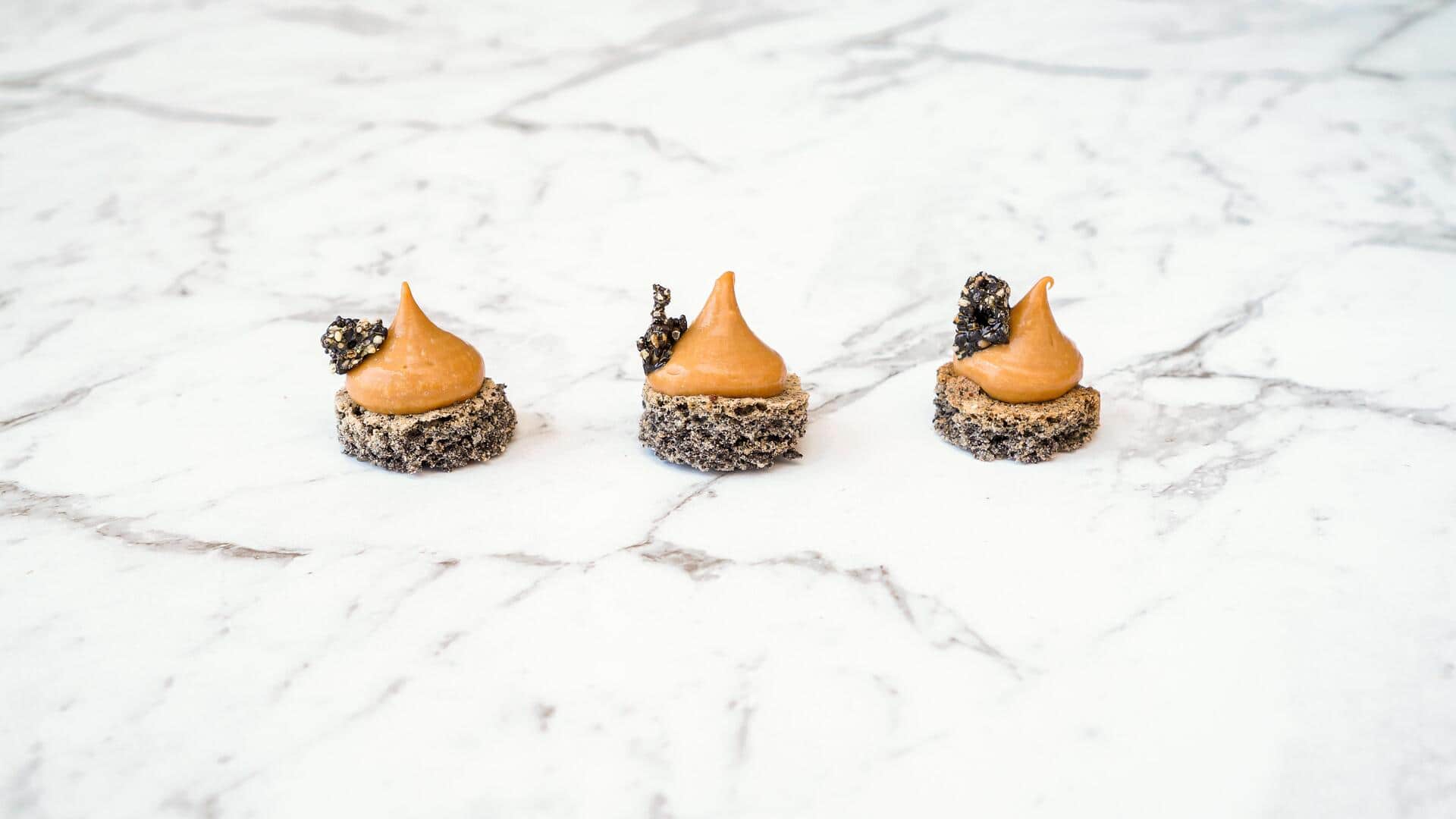 สูตรซอสคาราเมลงาดำหอมหวานและอร่อย