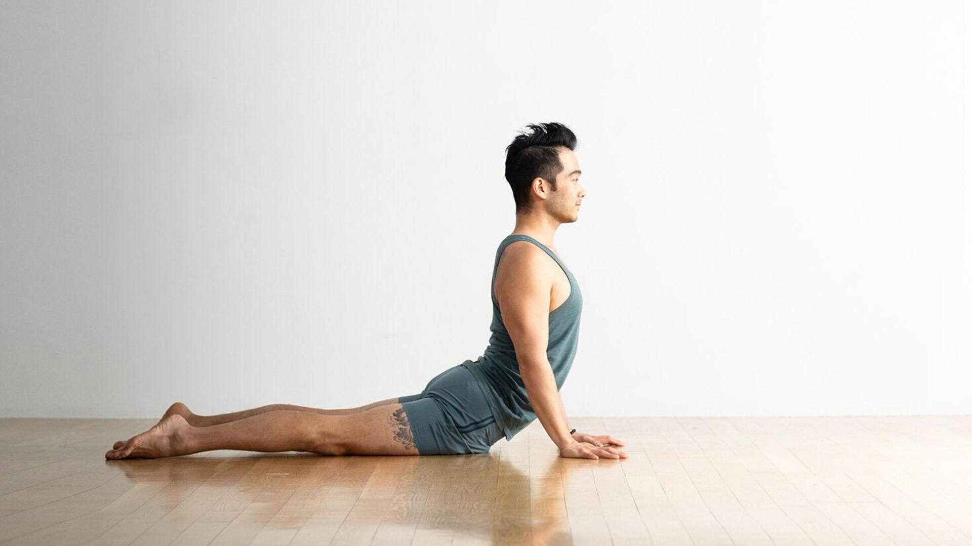 ท่าโคบร้า ช่วยเสริมกล้ามเนื้อหลังส่วนบนและต้นคอ