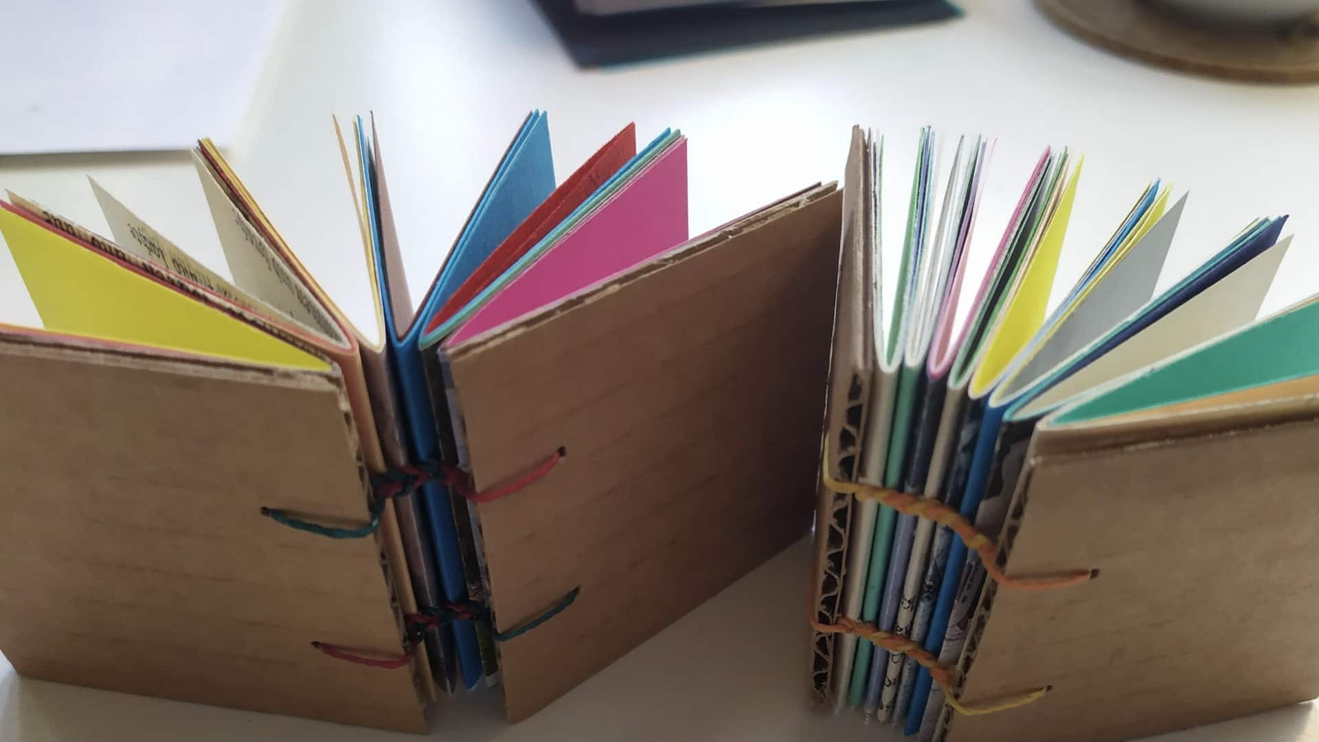 การทำสมุดโน้ต Diy จากกระดาษรีไซเคิล การทำสมุดโน้ต Diy จากกระดาษรีไซเคิล