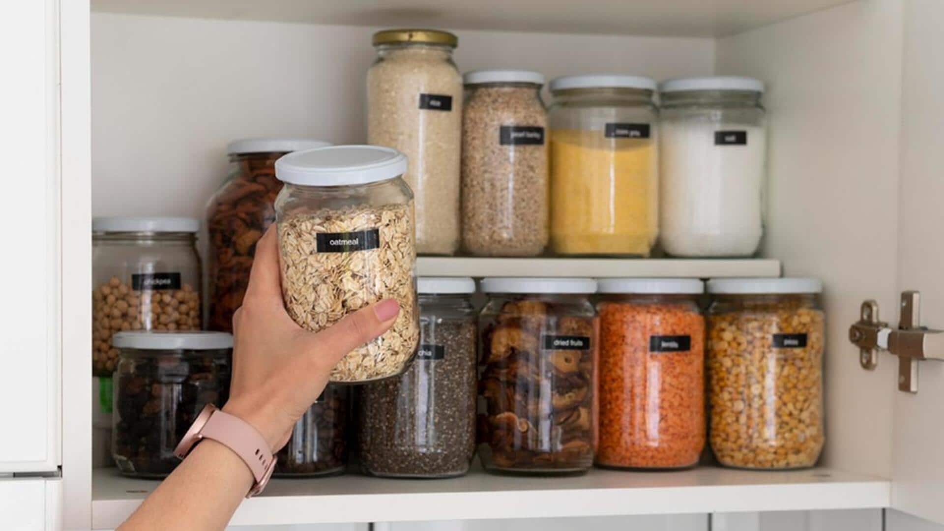 จัดครัวให้เป็นระเบียบด้วยขวดเก็บของใส