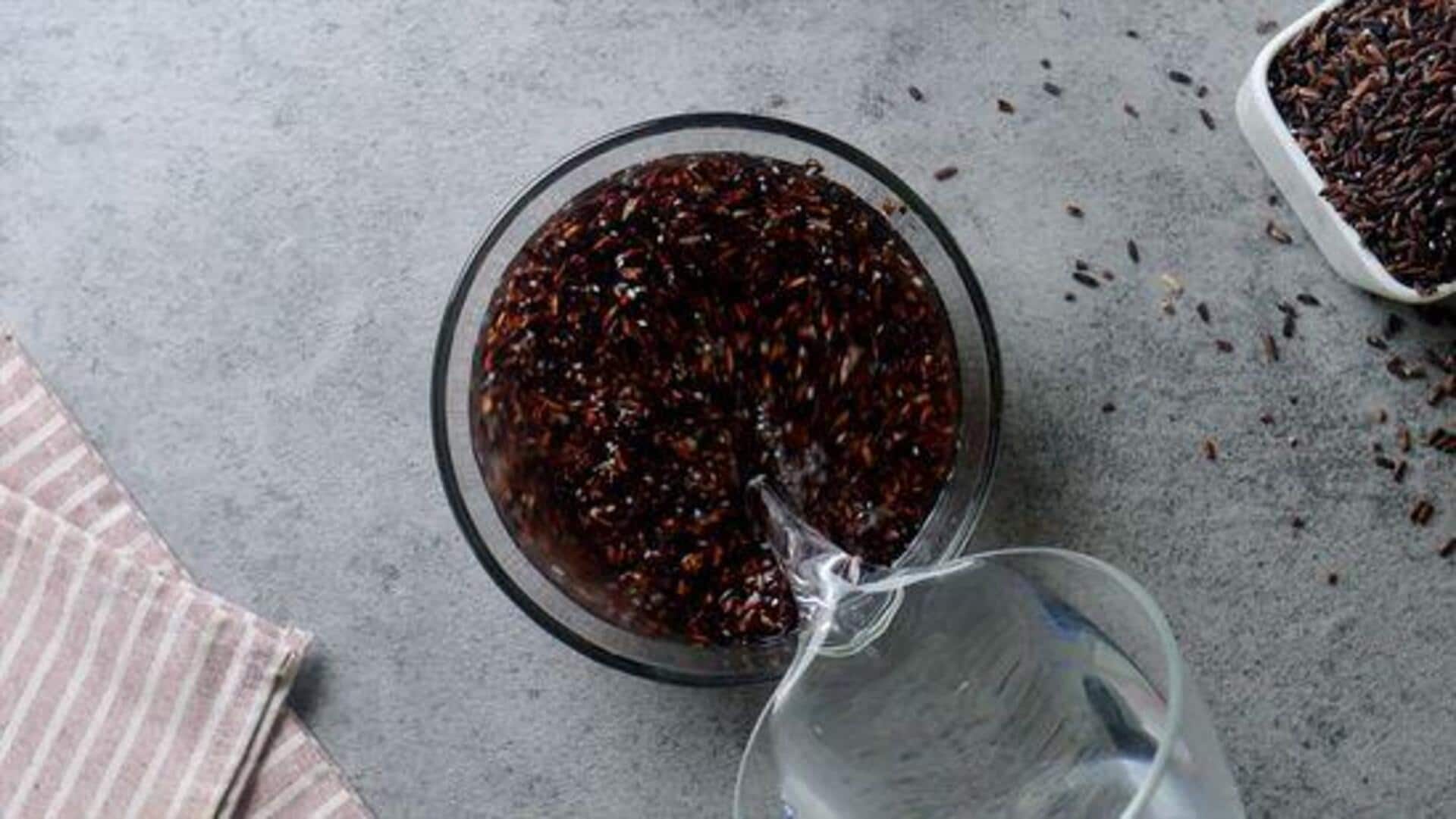 น้ำซาวข้าวดำ: เคล็ดลับผมสวยเงางาม