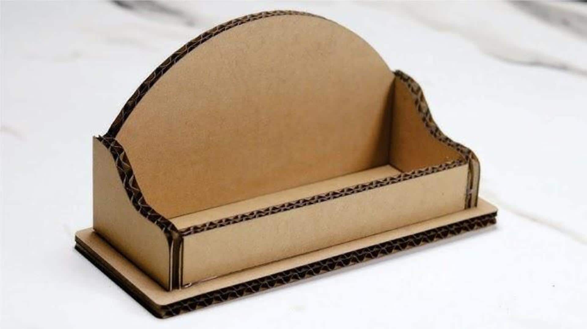 ไอเดียทำที่วางโทรศัพท์จากกระดาษแข็งรีไซเคิล