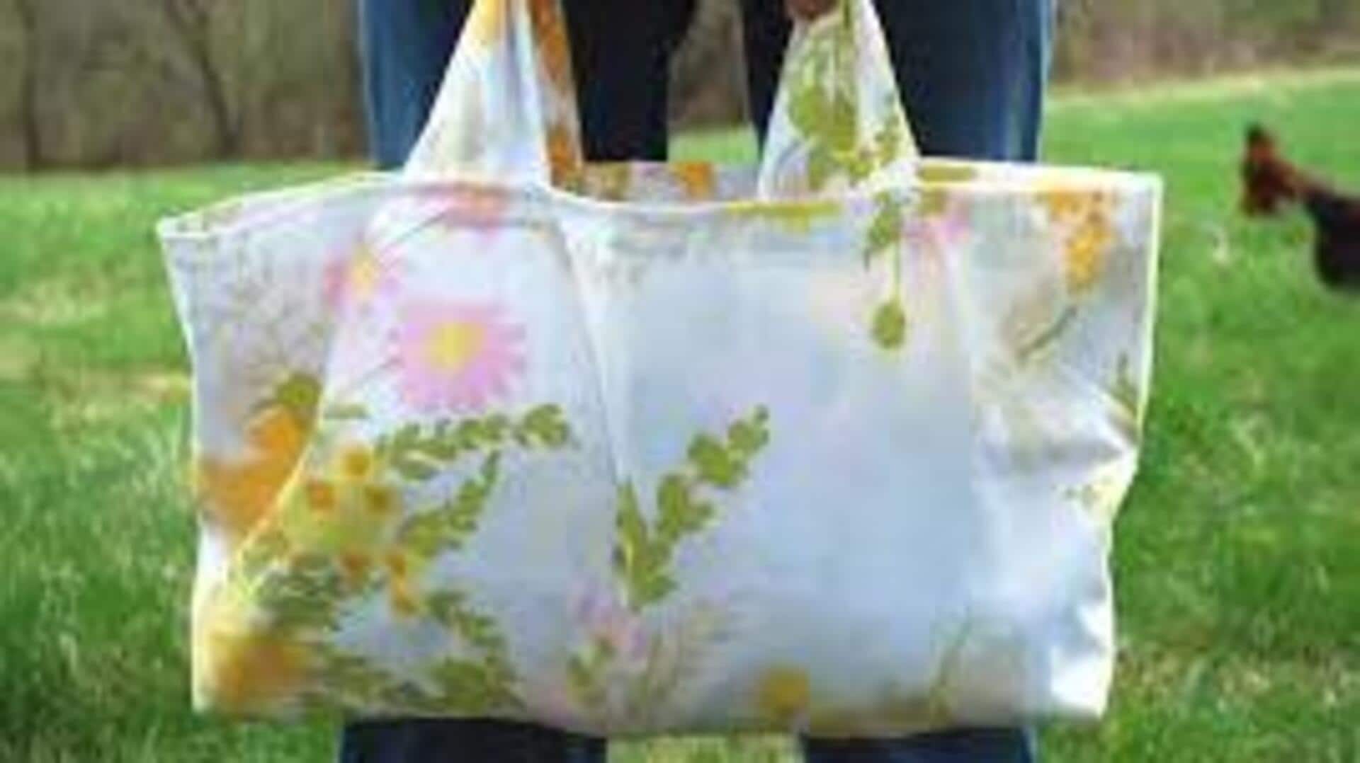 ปลอกหมอนเก่าแปลงร่างเป็นถุงช้อปปิ้งสุดเก๋ ประหยัดงบ