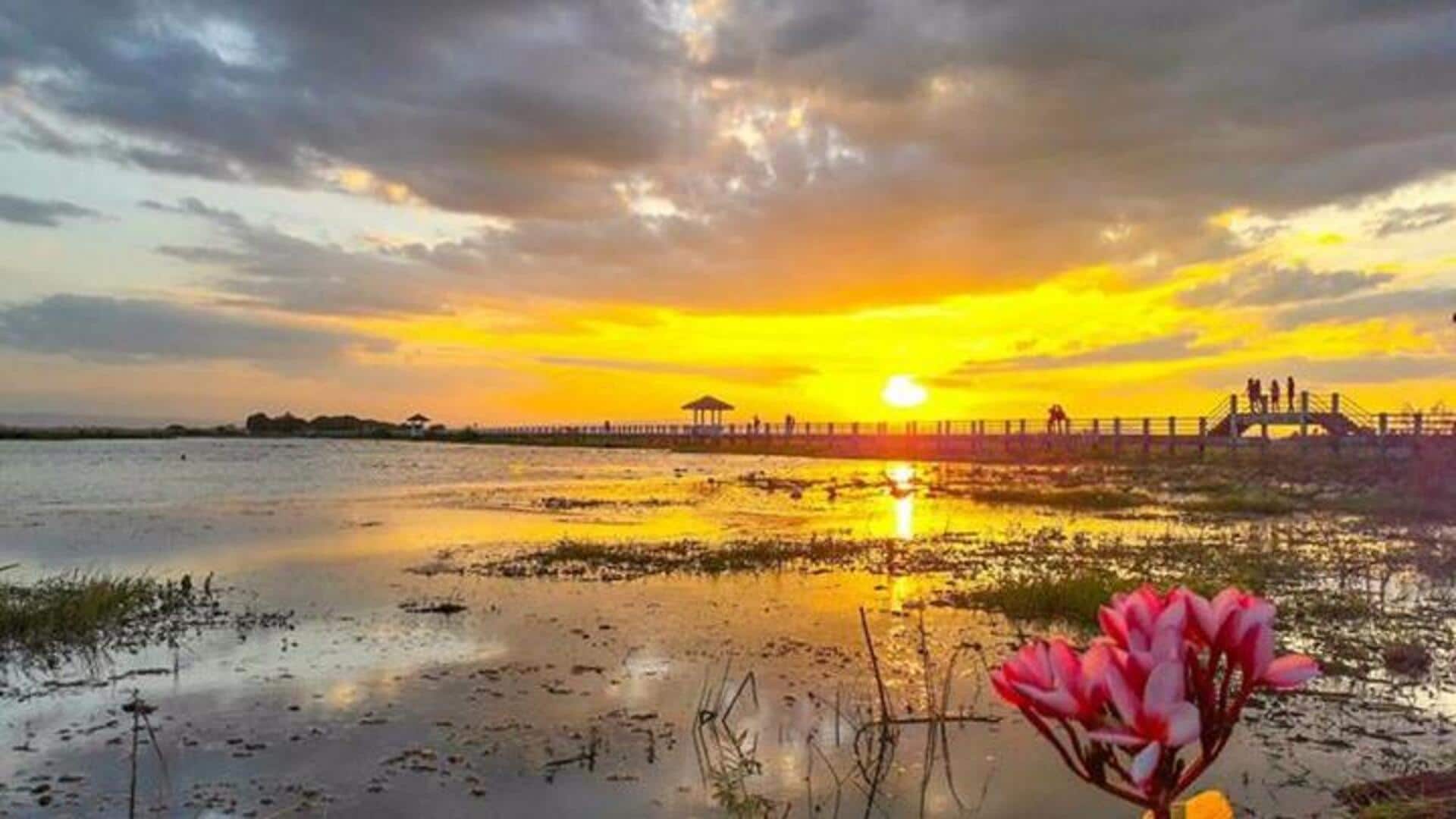 ทะเลสาบที่เงียบสงบและไม่ค่อยมีคนรู้จัก เหมาะแก่การพายเรือ ทะเลสาบที่เงียบสงบและไม่ค่อยมีคนรู้จัก เหมาะแก่การพายเรือ