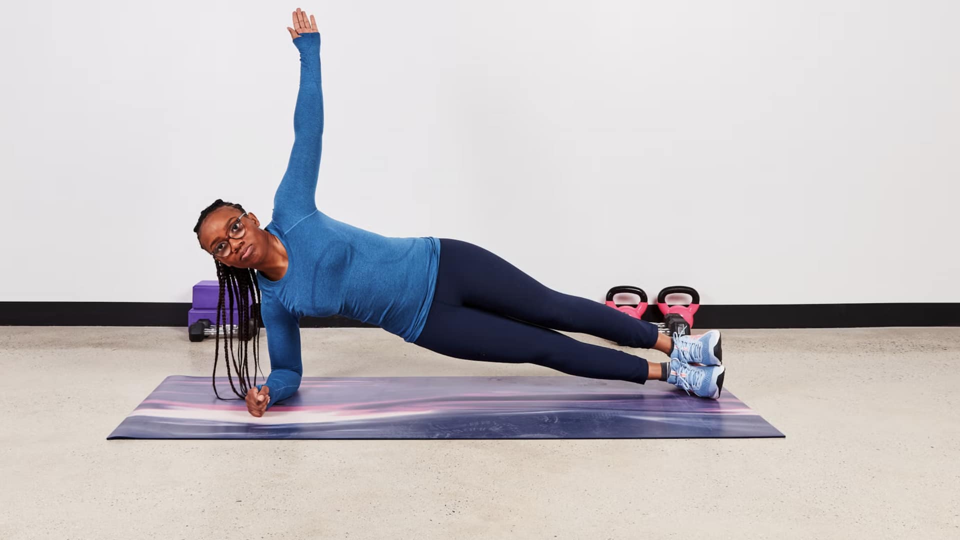 เสริมความแข็งแรงแกนกลางด้วยท่าแพลงก์ด้านข้าง