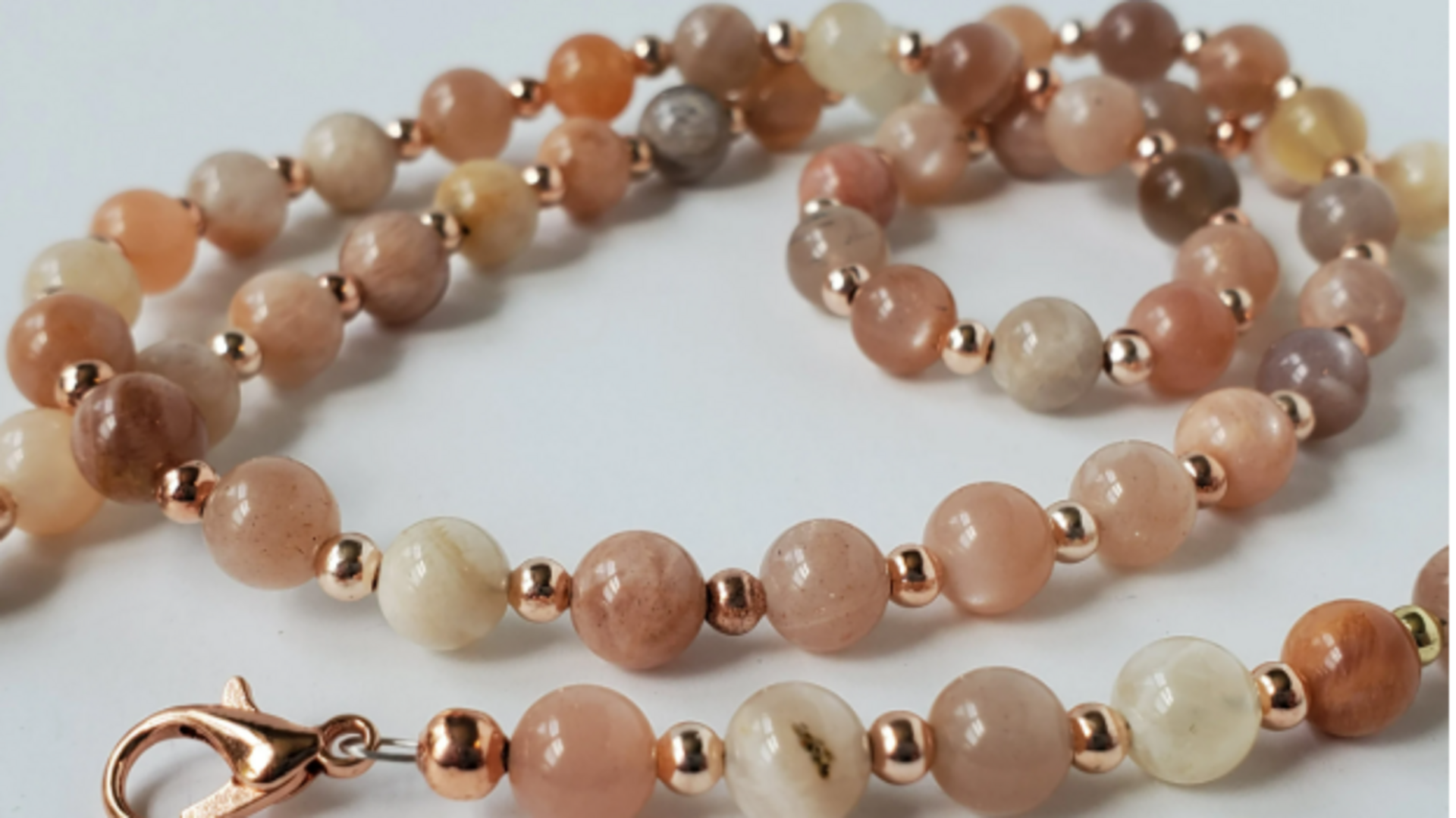 การฝึกสมาธิด้วยการนับลูกปัดแก้ว