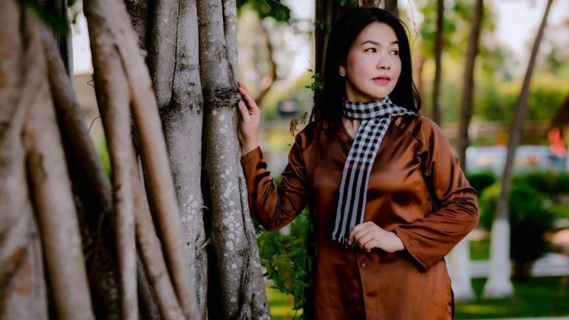 5 สไตล์พื้นเมืองแมตช์ผ้าพันคอไหมให้สวยลงตัว