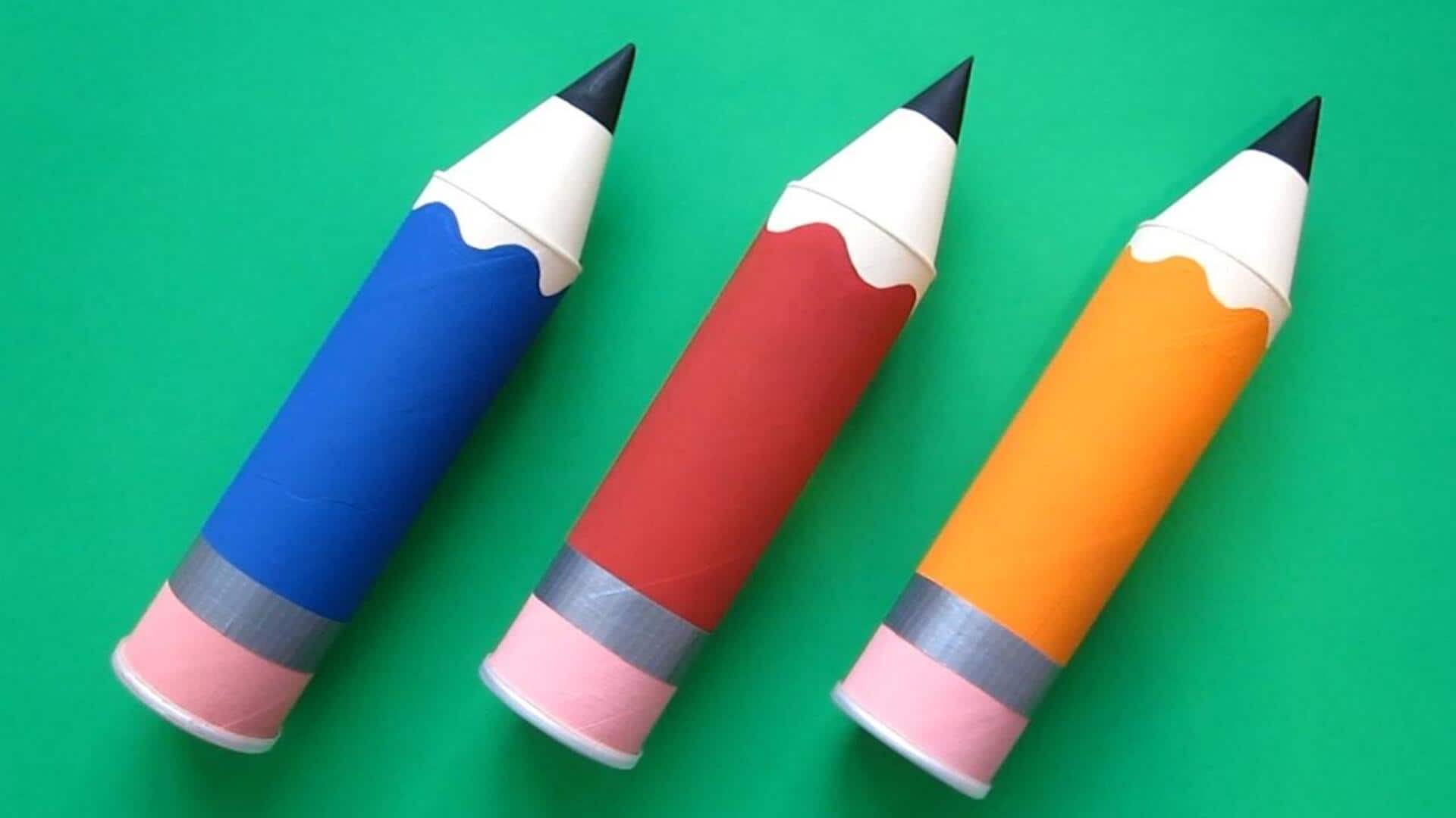 ไอเดียรีไซเคิล! ใช้แผนที่เก่าเป็นแผ่นรองกล่องดินสอ