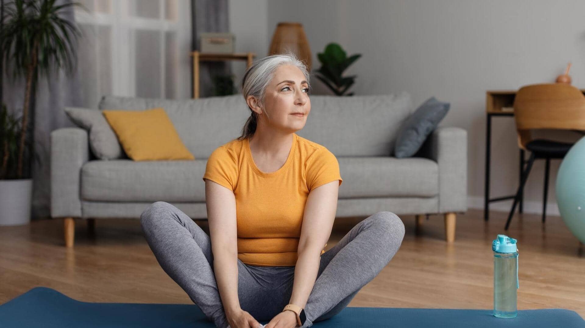 ผ่อนคลายความเครียดด้วยท่ายืดเส้นช่วงเย็น