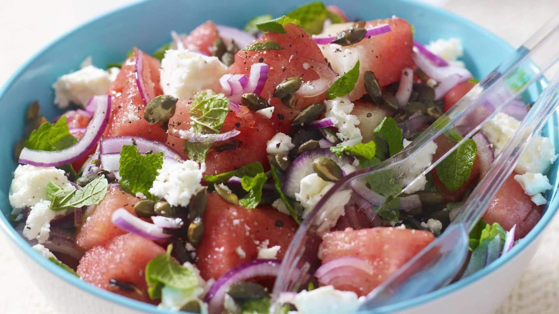 สลัดแตงโมฟีนเนล: สดชื่น กรอบ และอร่อย