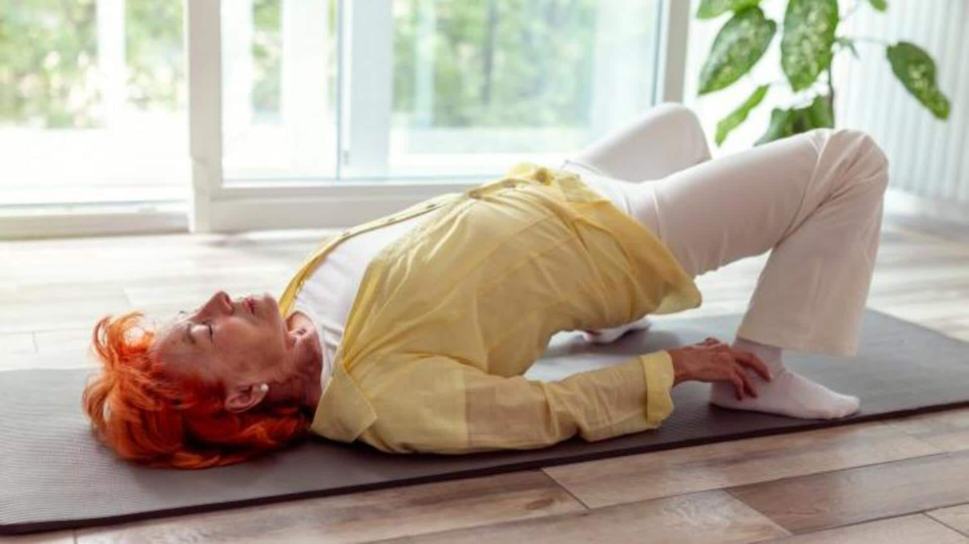 ผ่อนคลายความตึงเครียดที่หลังด้วย 5 ท่าบริหารพื้นง่ายๆ