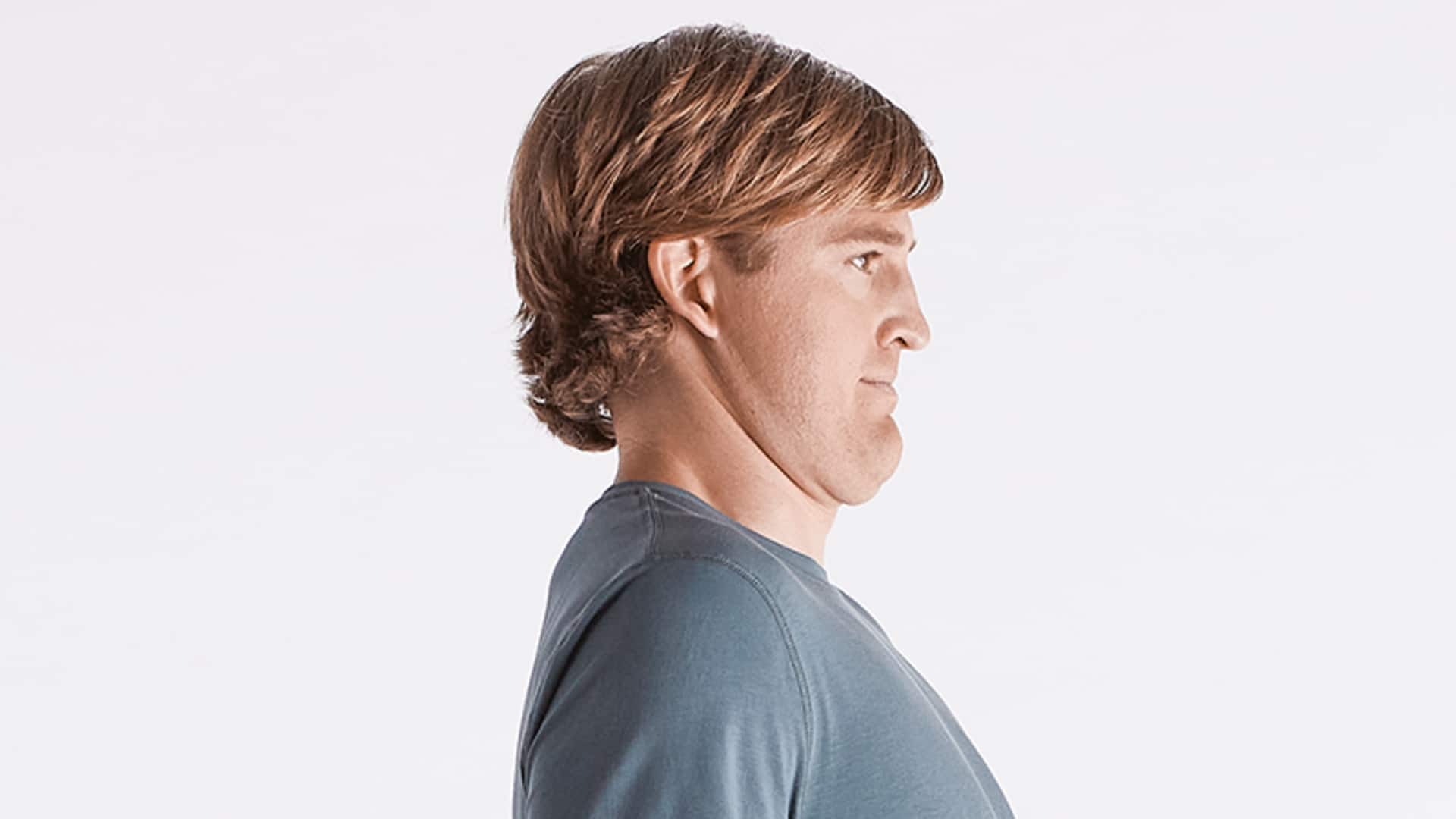 การออกกำลังกายคอด้วยการดันคางอย่างเบา