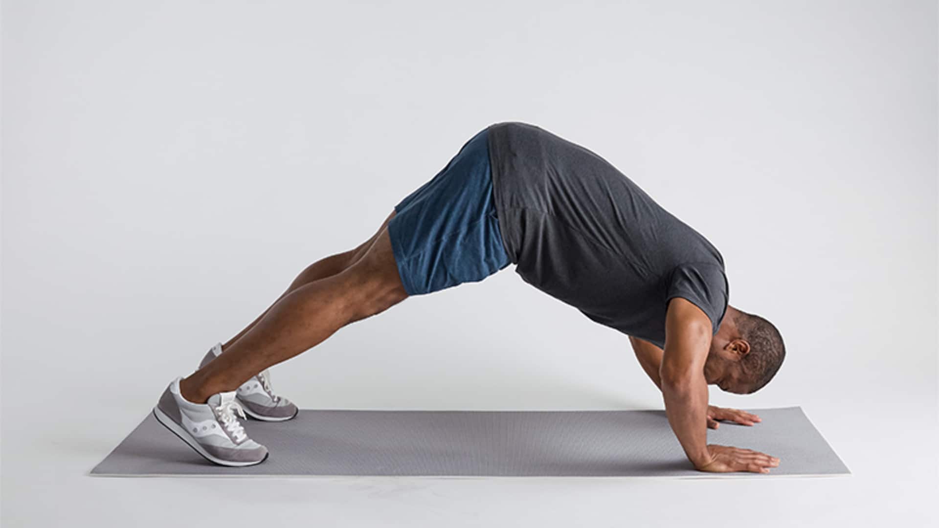 ฝึกท่าดันพื้นพลัสเพื่อเสริมความมั่นคงของไหล่